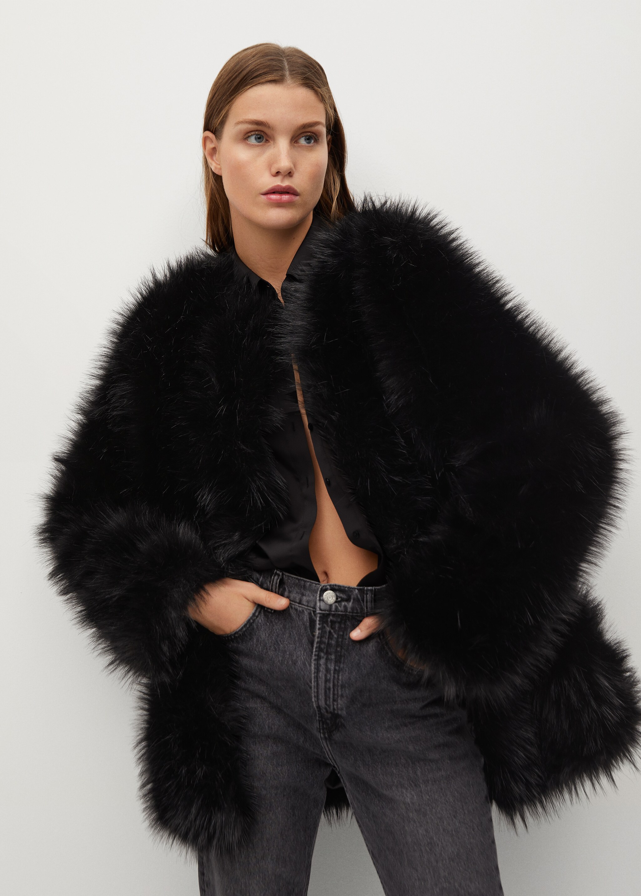 Abrigo pelo oversize - Plano medio