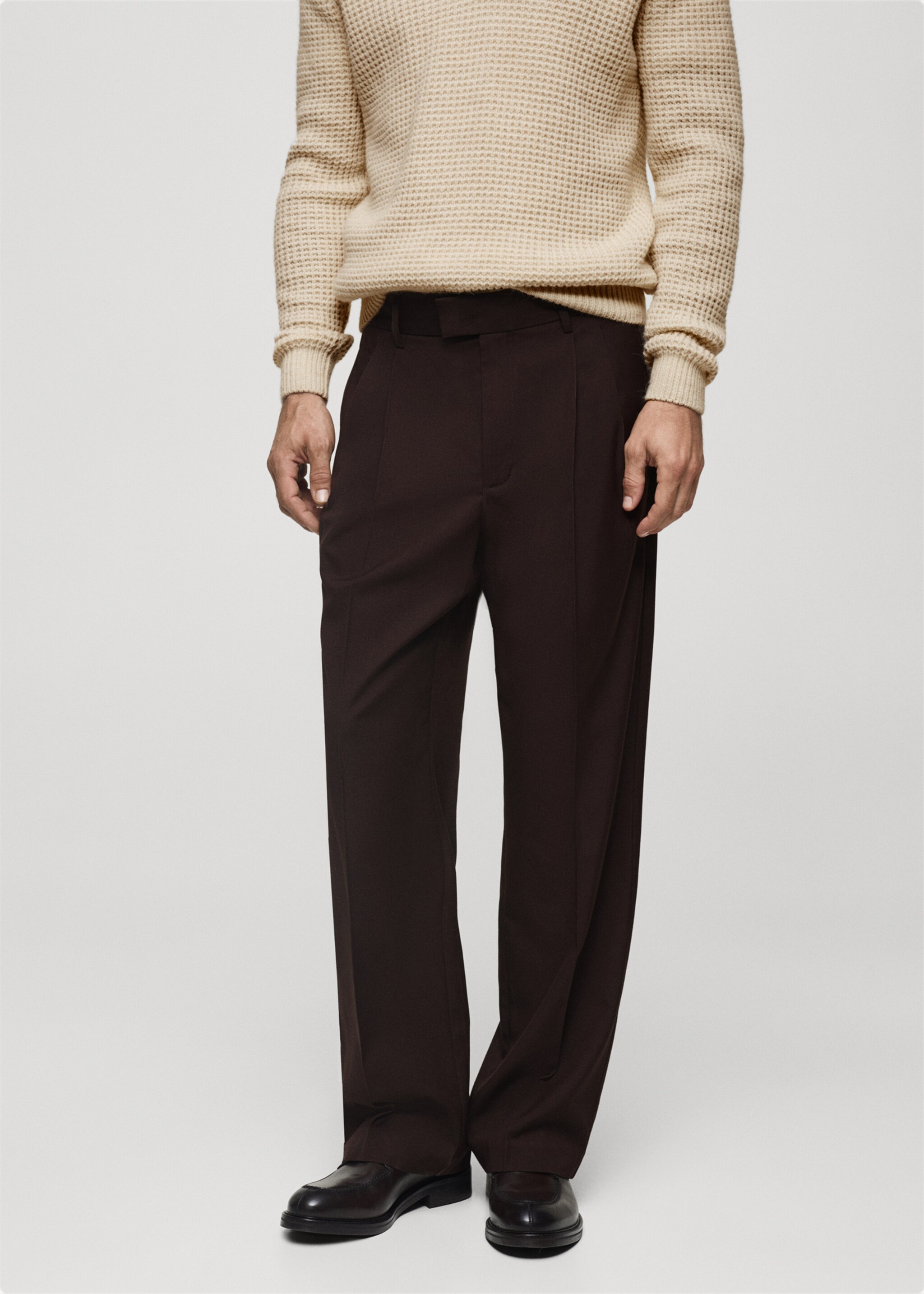 Regular Fit-Bundfaltenhose - Mittlere Ansicht, Schokolade. Ref: 77079227-00.