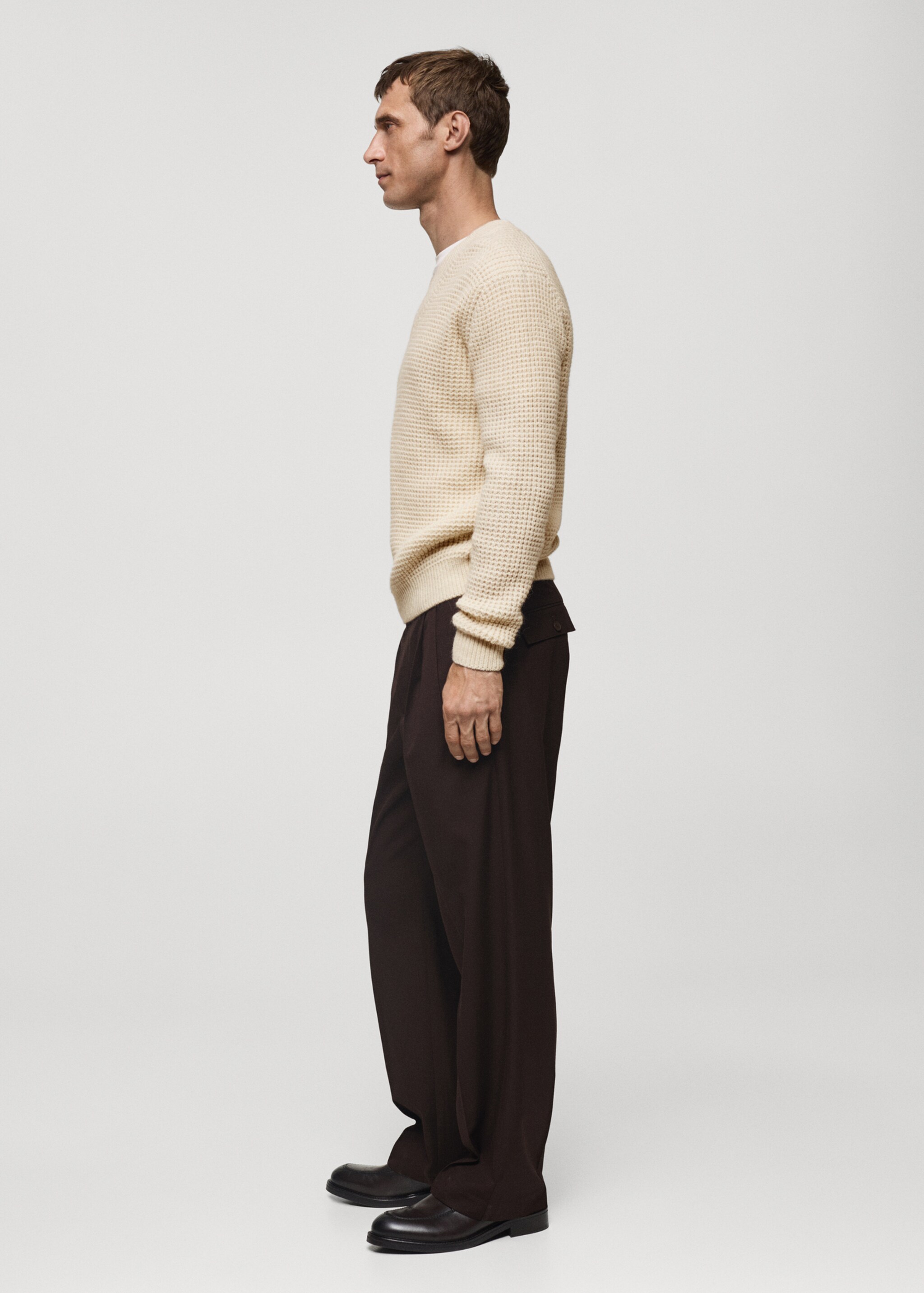 Regular Fit-Bundfaltenhose - Detail des Artikels 2, Schokolade. Ref: 77079227-00.