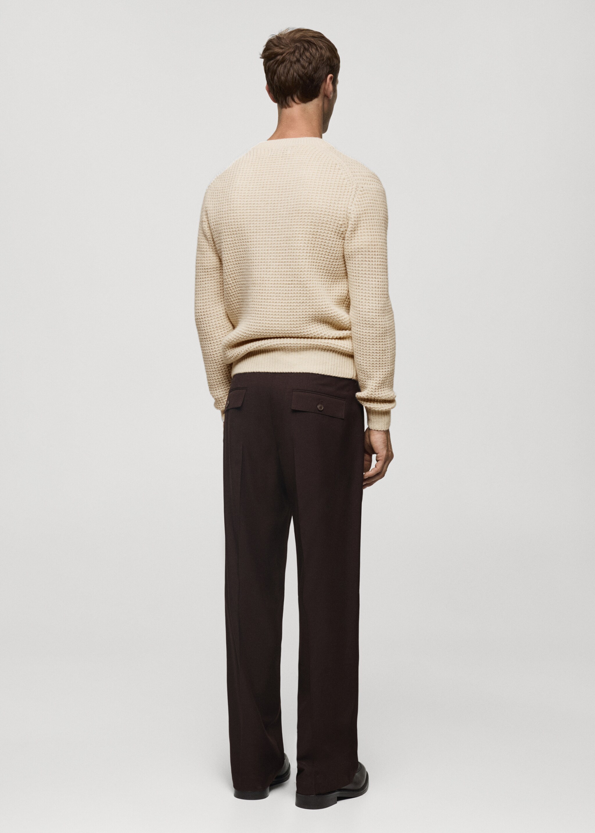 Regular Fit-Bundfaltenhose - Rückseite des Artikels, Schokolade. Ref: 77079227-00.