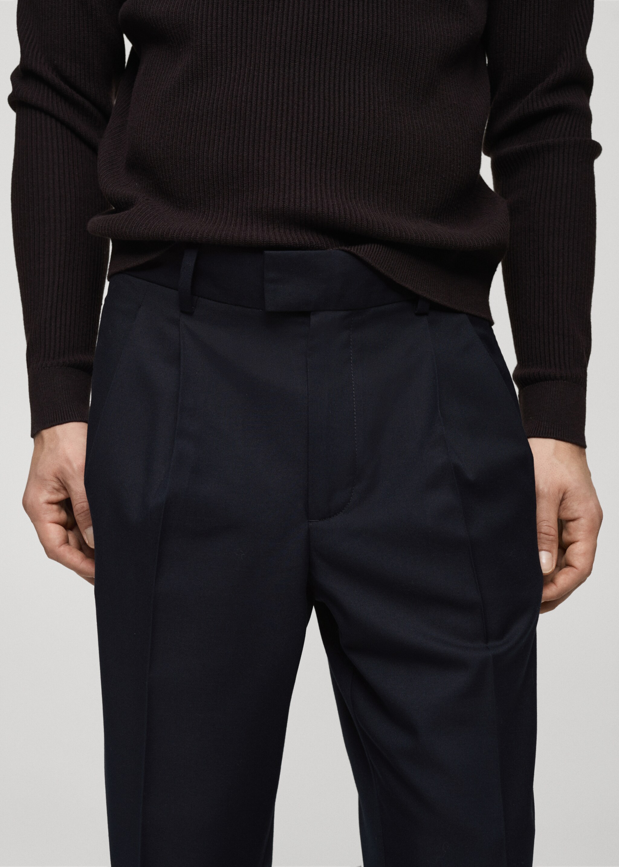 Regular Fit-Bundfaltenhose - Detail des Artikels 1, Dunkles Marineblau. Ref: 77079227-00.