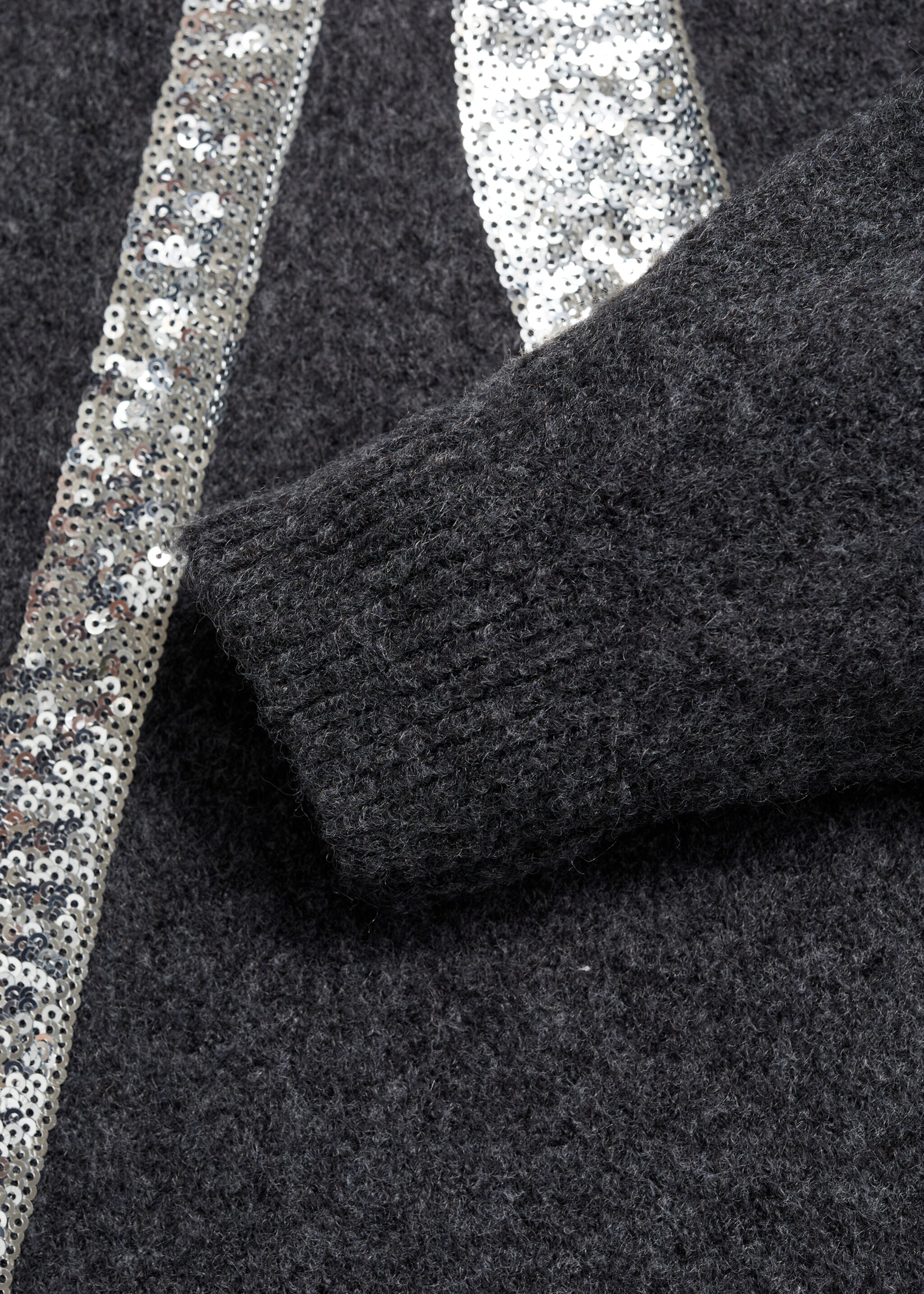 Gebreide jurk met strik - Detail van het artikel 8, Antraciet. Ref: 77079239-00.
