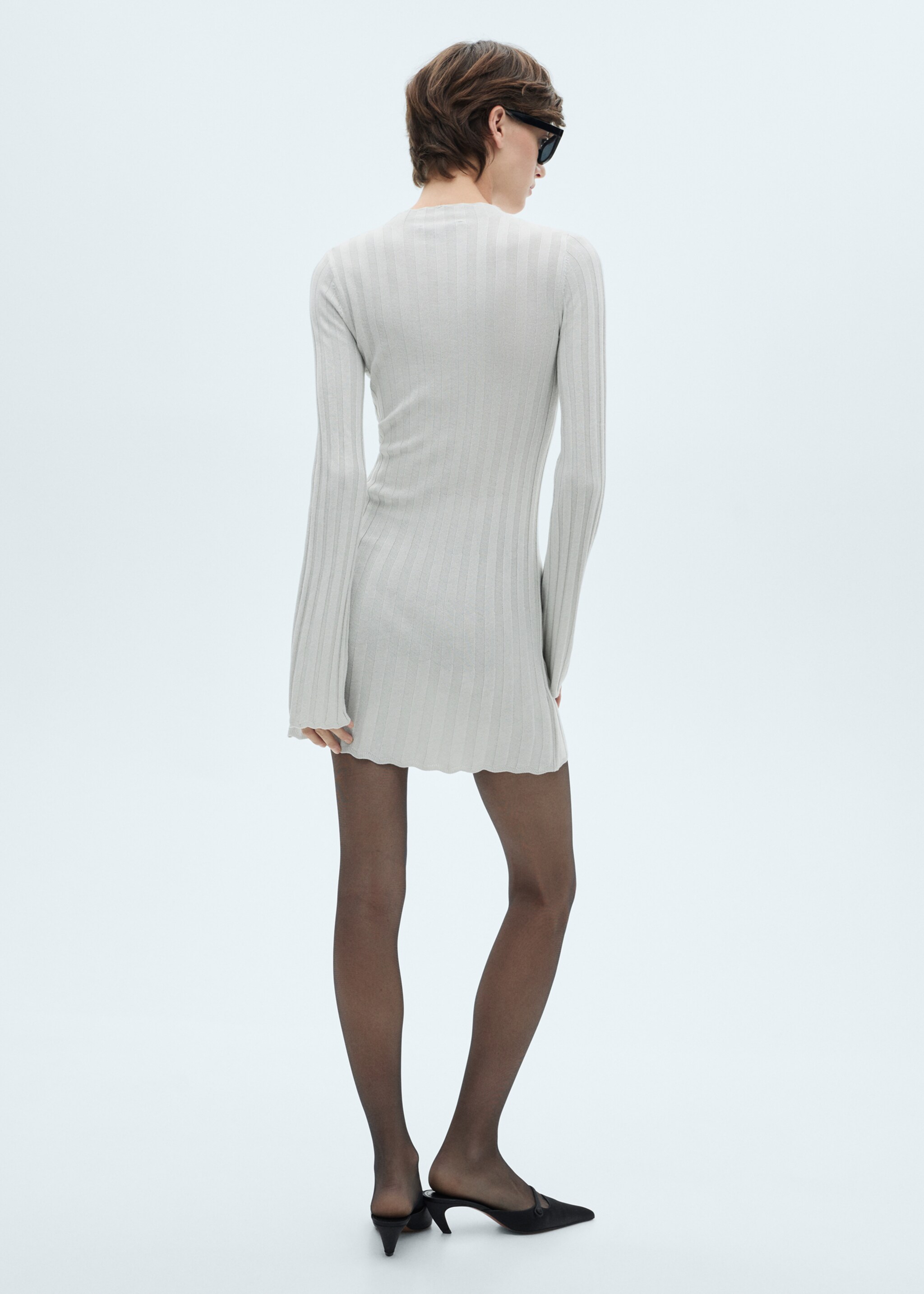 Perkins-neck knitted dress - Reverse of the article, Beige. Ref: 77079406-00.