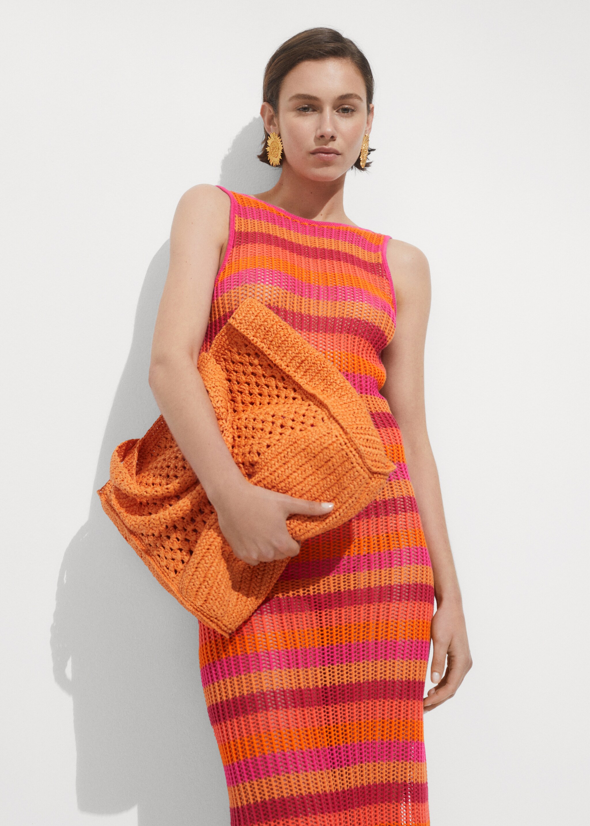 Robe crochet à rayures - Plan moyen