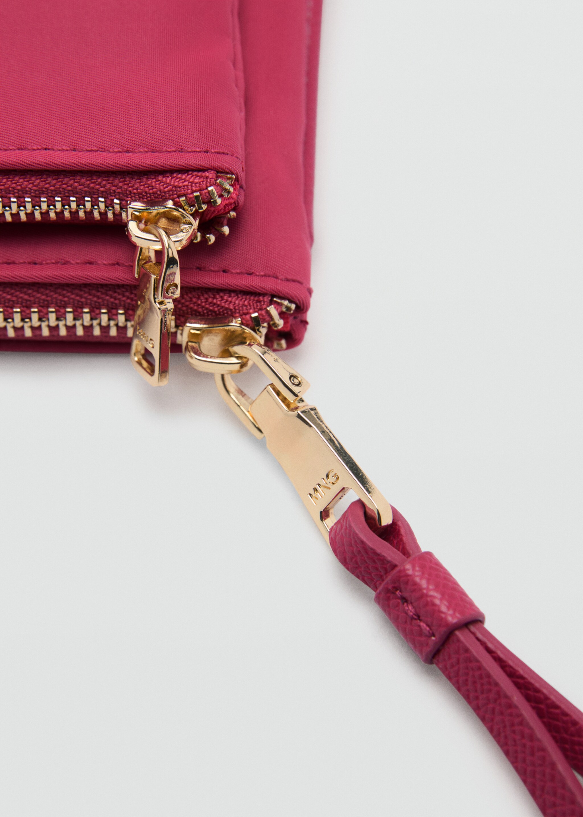 Double-compartment coin purse with logo - Details of the article 2, Strawberry. Ref: 77080362-00.