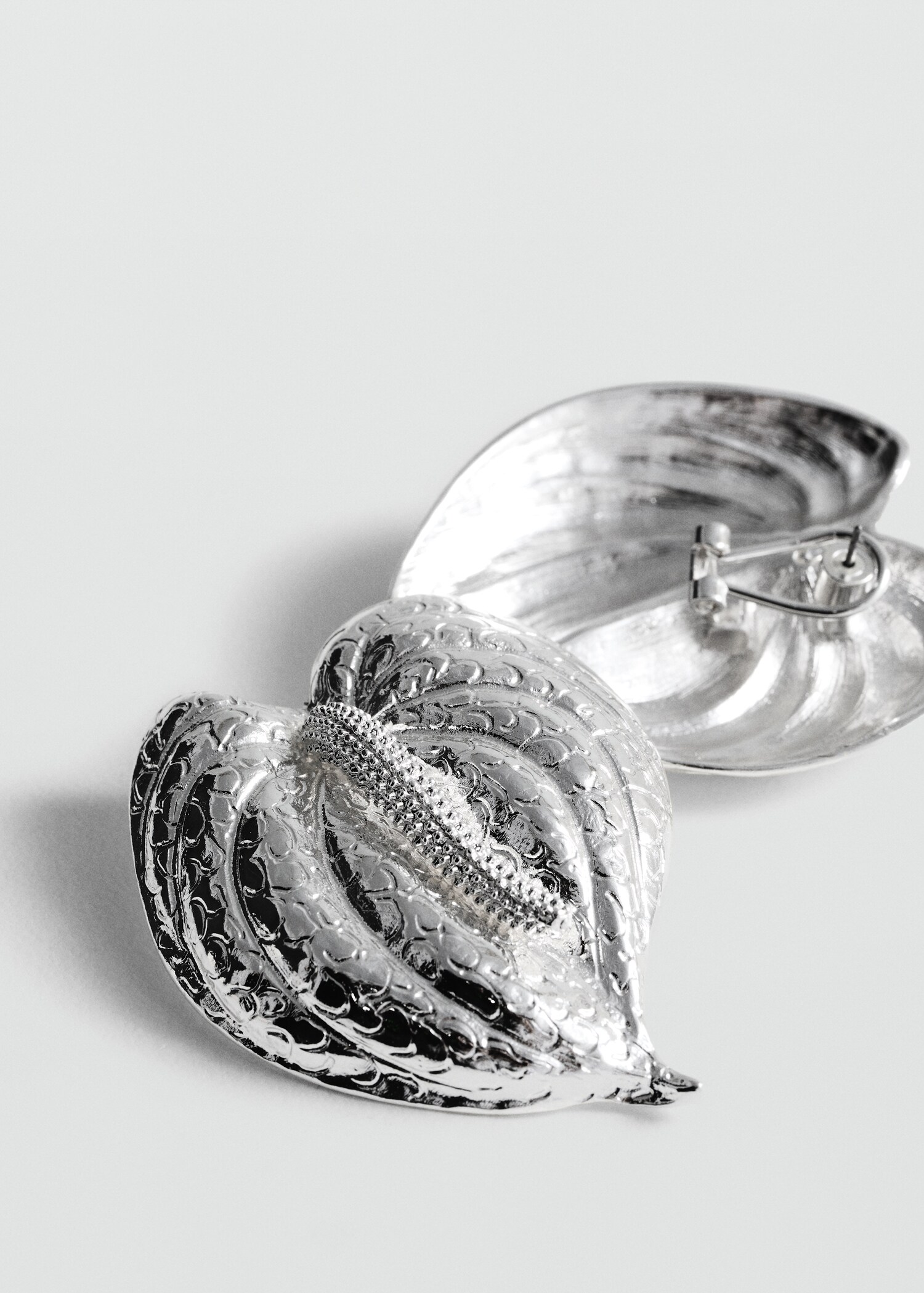 Boucles d'oreilles maxi feuille - Plan moyen