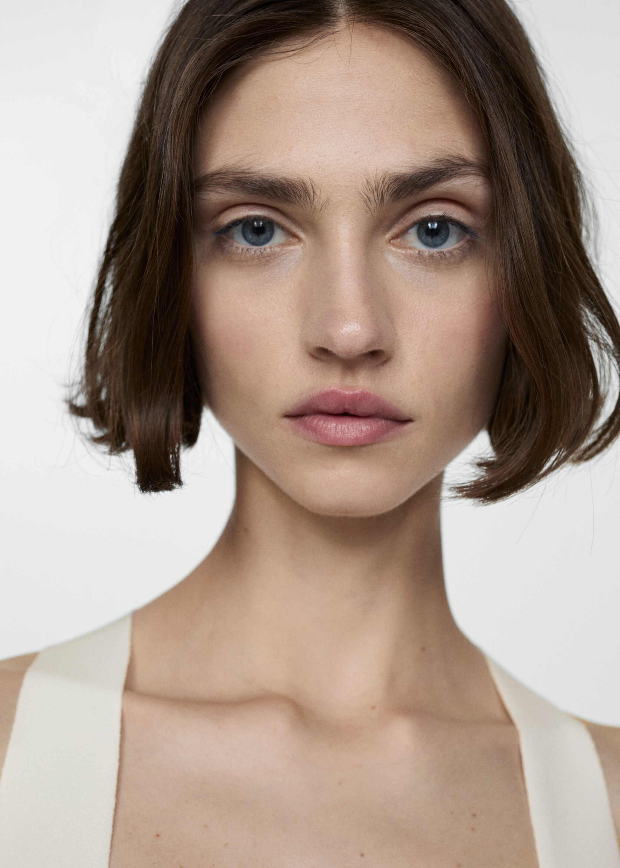 Top with wide straps - Details of the article 1, Ecru. Ref: 77080370-00.
