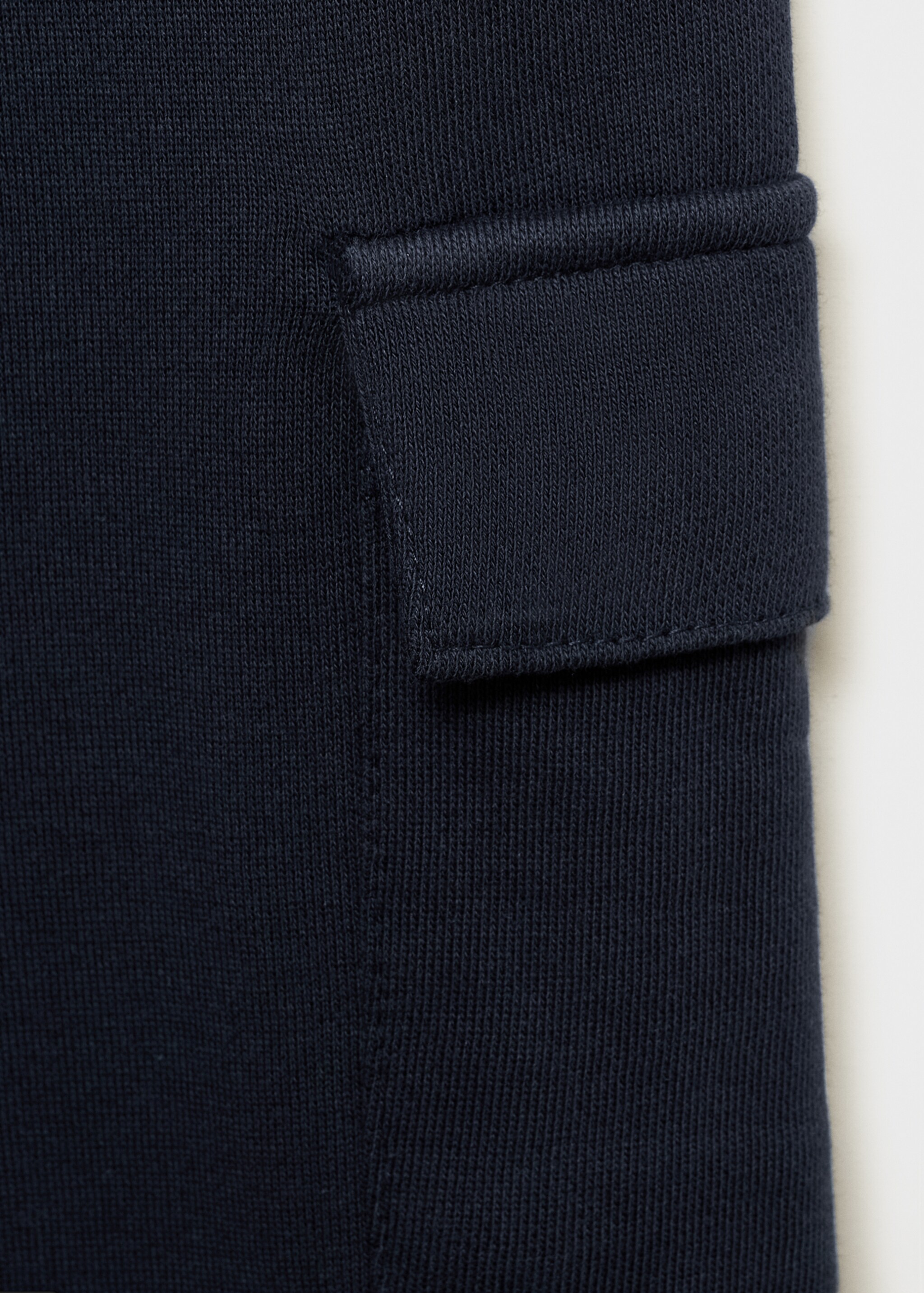 Cotton cargo trousers - Details of the article 8, Dark Navy. Ref: 77080386-00.