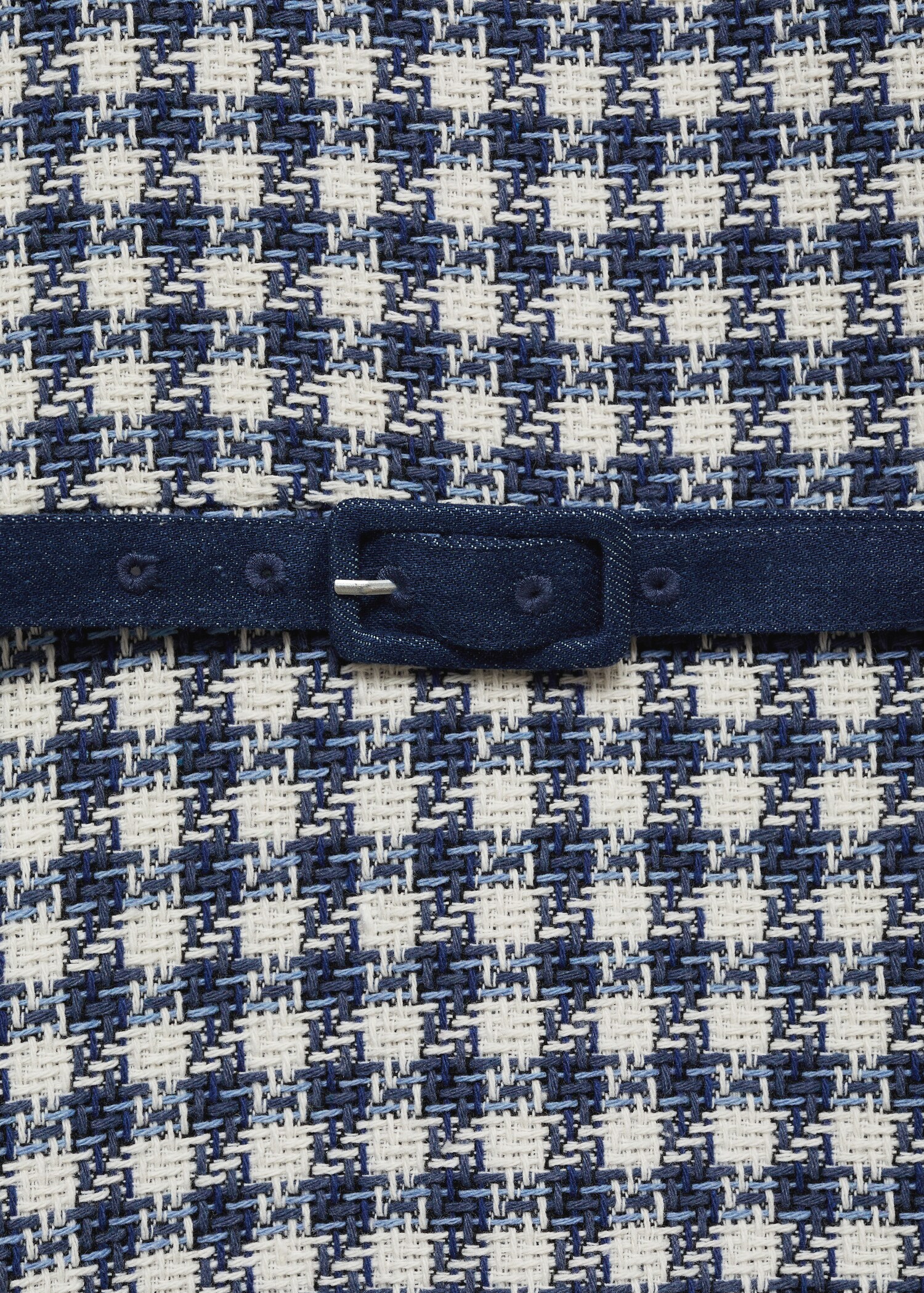 Kleid mit Hahnentrittmuster und Gürtel - Detail des Artikels 0