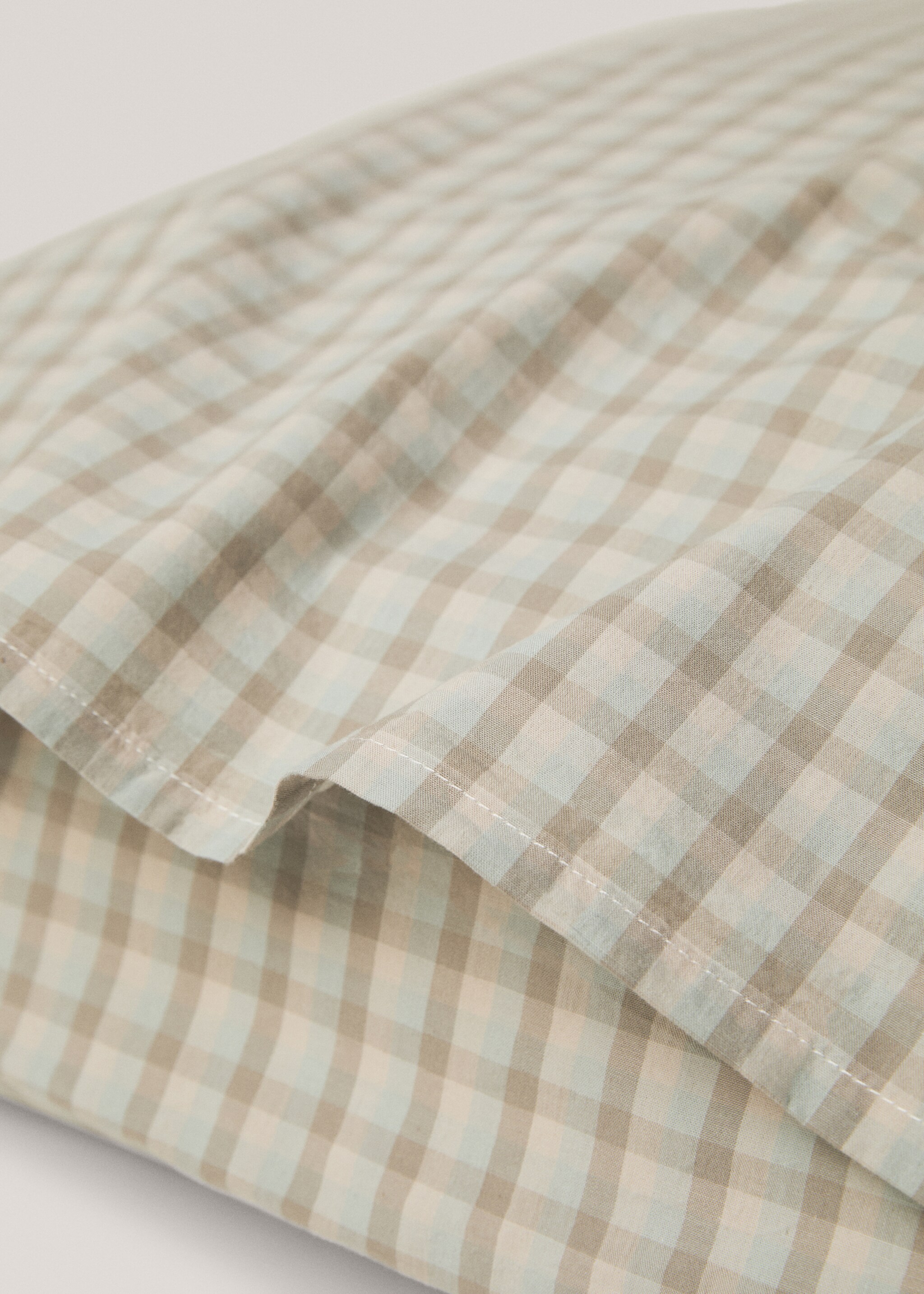 Vichy printed pillowcase 50X75cm - Details of the article 1, Beige. Ref: 77080576-00.