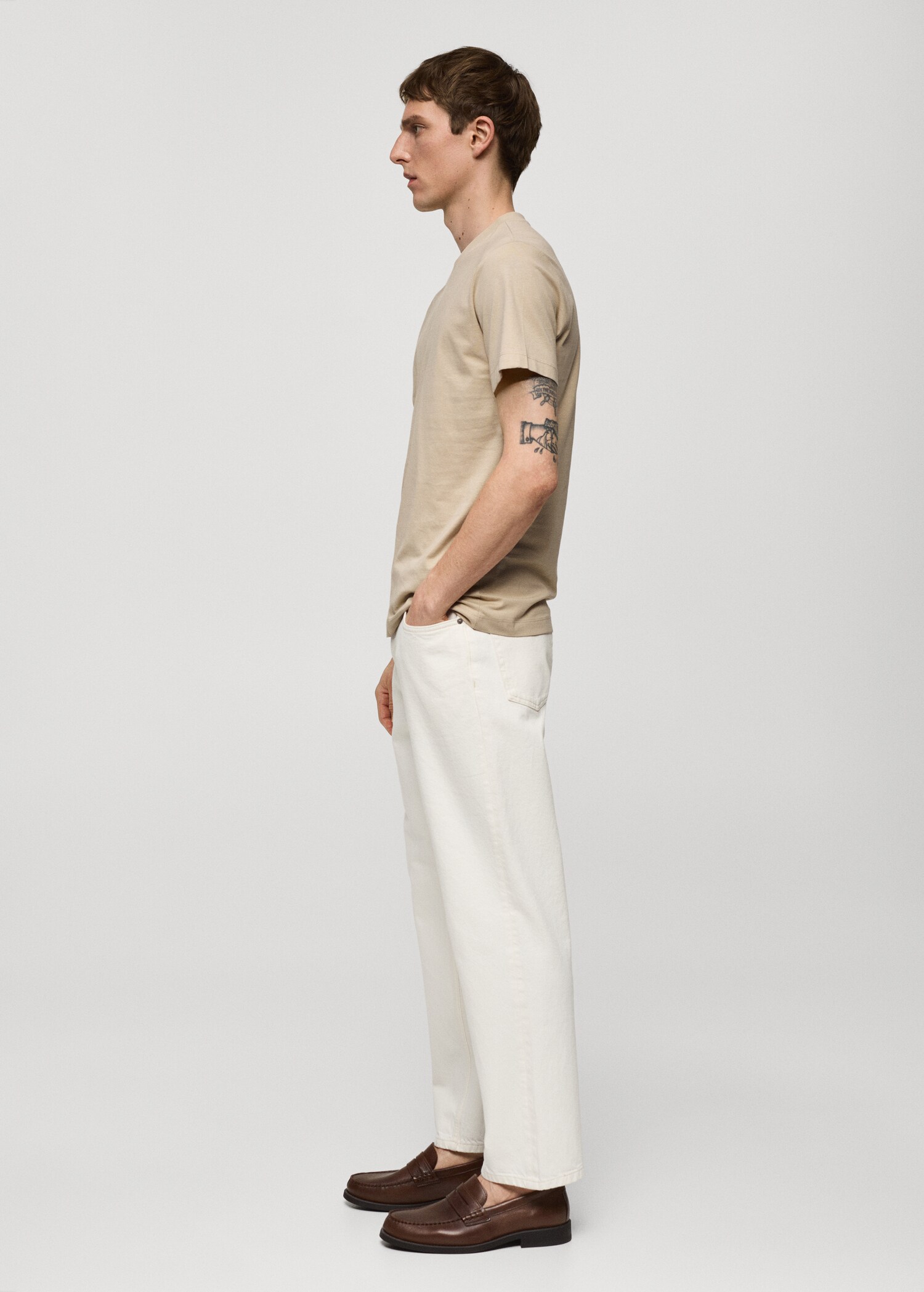 Slim-fit cotton V-neck t-shirt - Details of the article 2