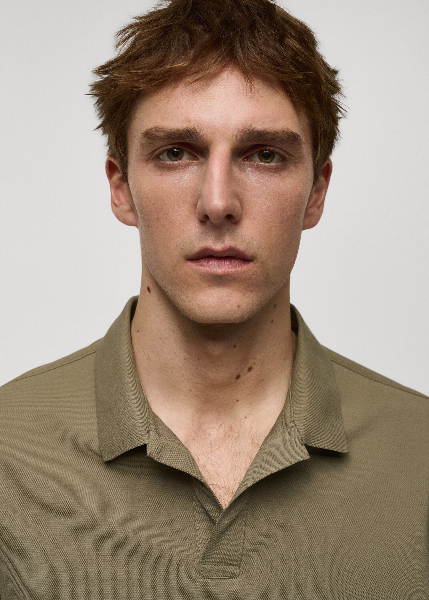 Slim Fit-Poloshirt aus Baumwoll-Piqué - Detail des Artikels 1