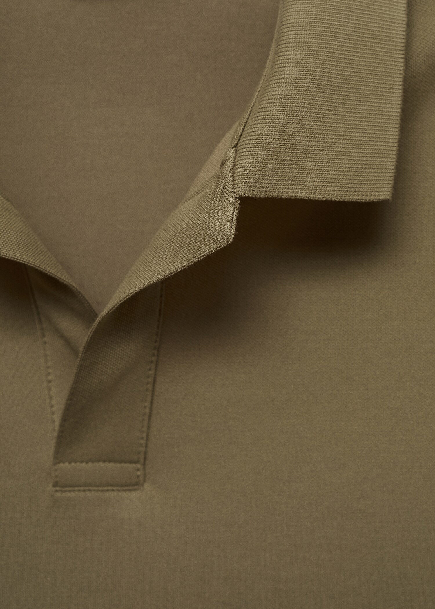 Slim Fit-Poloshirt aus Baumwoll-Piqué - Detail des Artikels 8