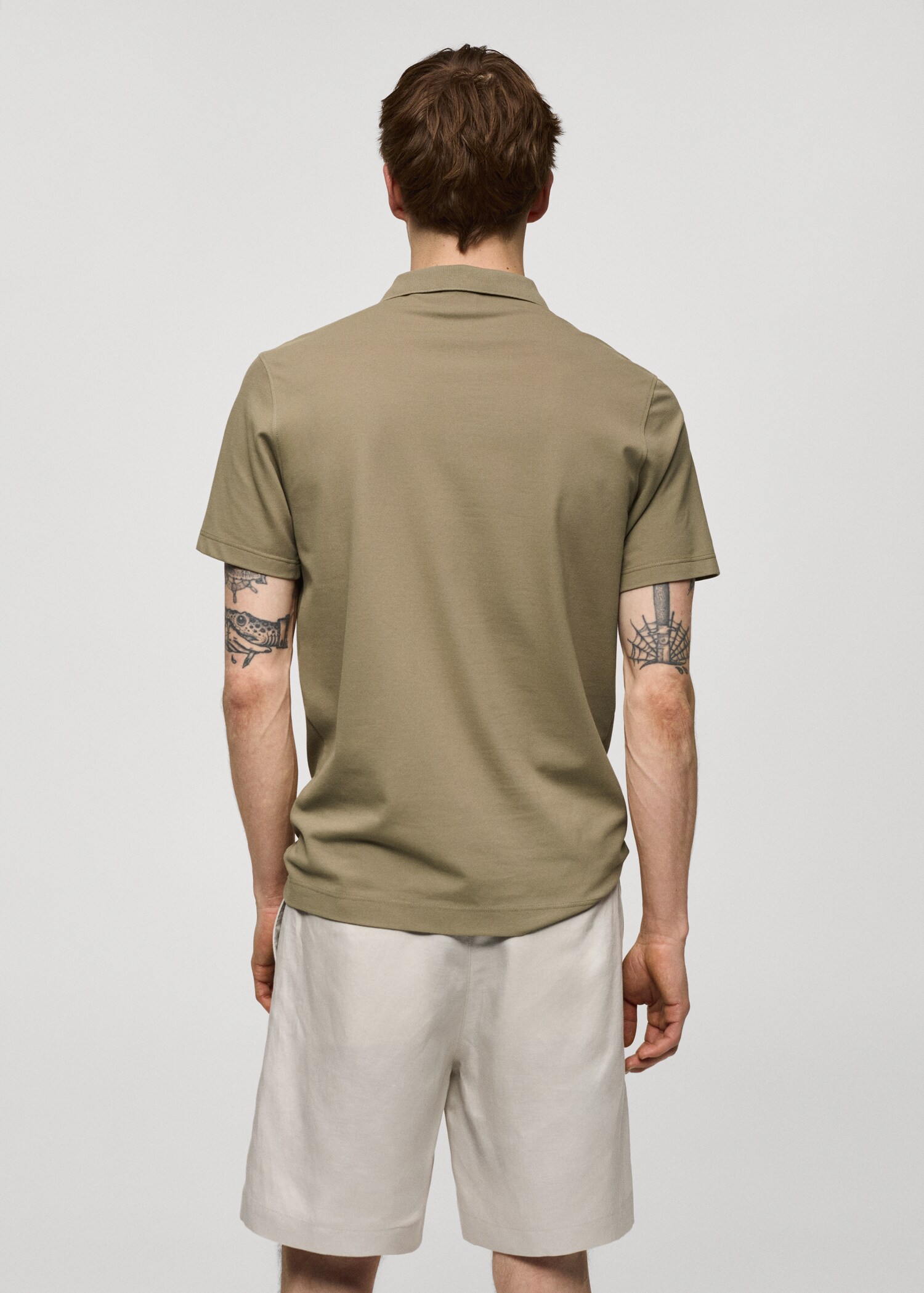 Slim Fit-Poloshirt aus Baumwoll-Piqué - Rückseite des Artikels