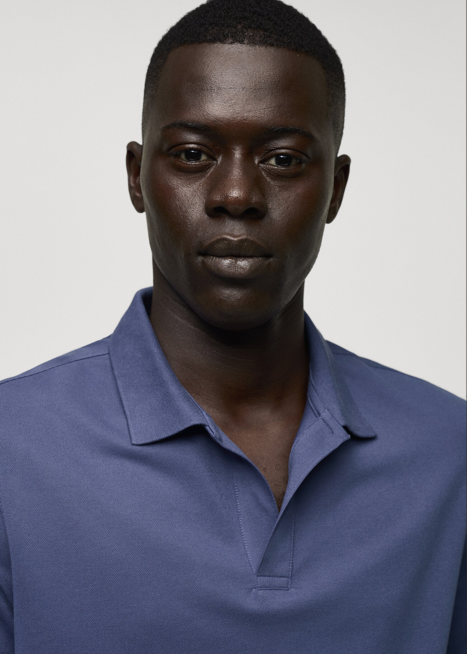 Slim Fit-Poloshirt aus Baumwoll-Piqué - Detail des Artikels 1