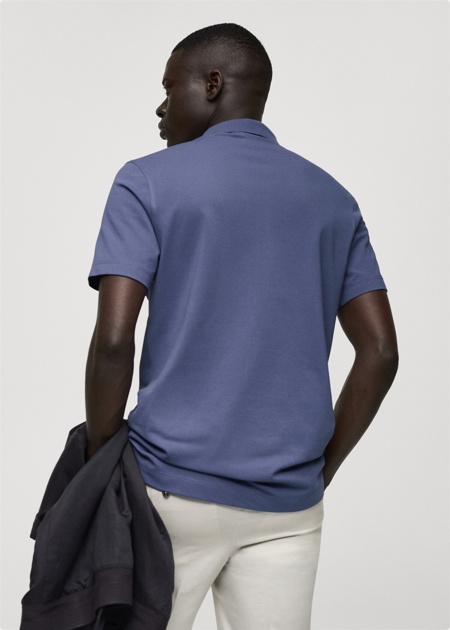 Slim Fit-Poloshirt aus Baumwoll-Piqué - Rückseite des Artikels