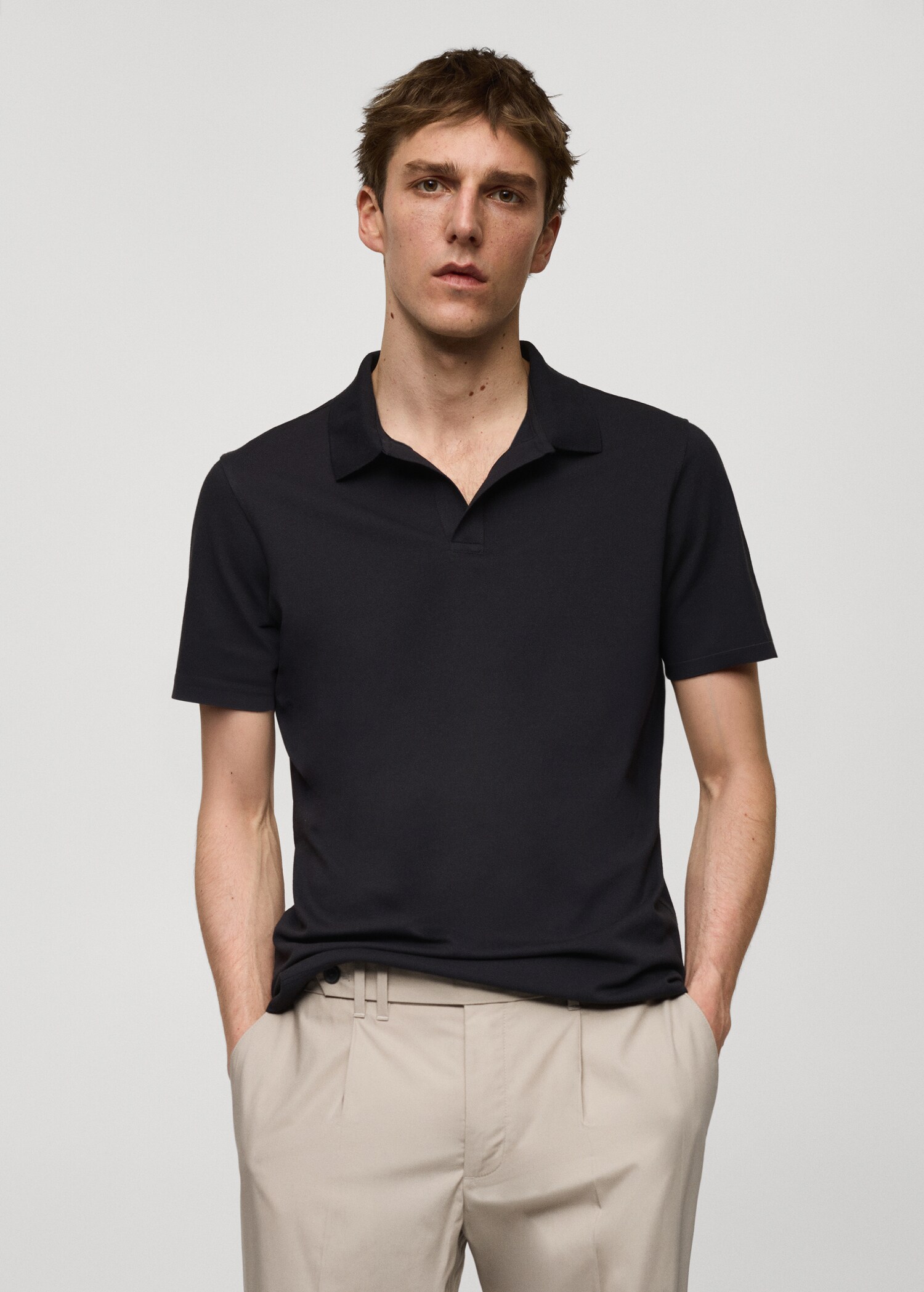 Slim Fit-Poloshirt aus Baumwoll-Piqué - Mittlere Ansicht