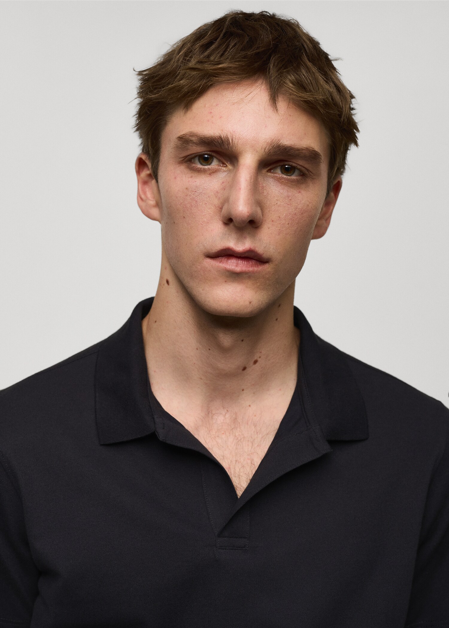 Slim Fit-Poloshirt aus Baumwoll-Piqué - Detail des Artikels 1