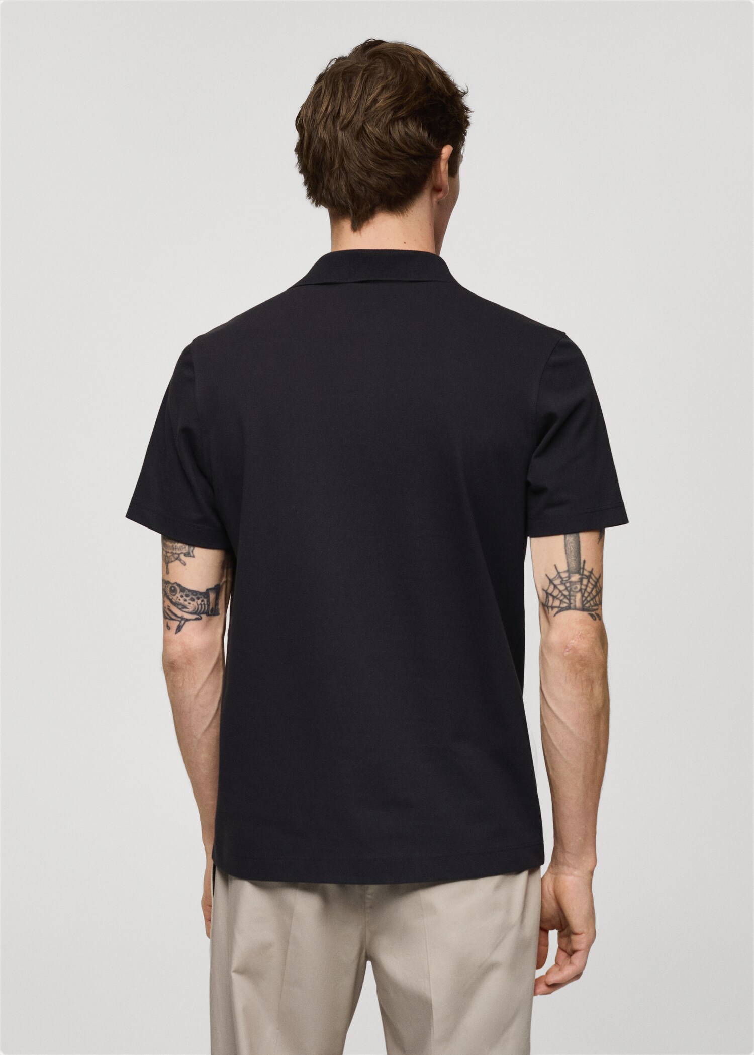 Slim Fit-Poloshirt aus Baumwoll-Piqué - Rückseite des Artikels