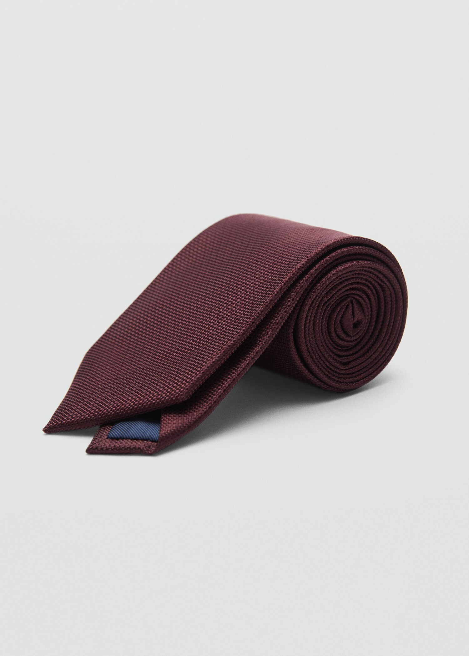 Crease-resistant structured tie - Medium plane