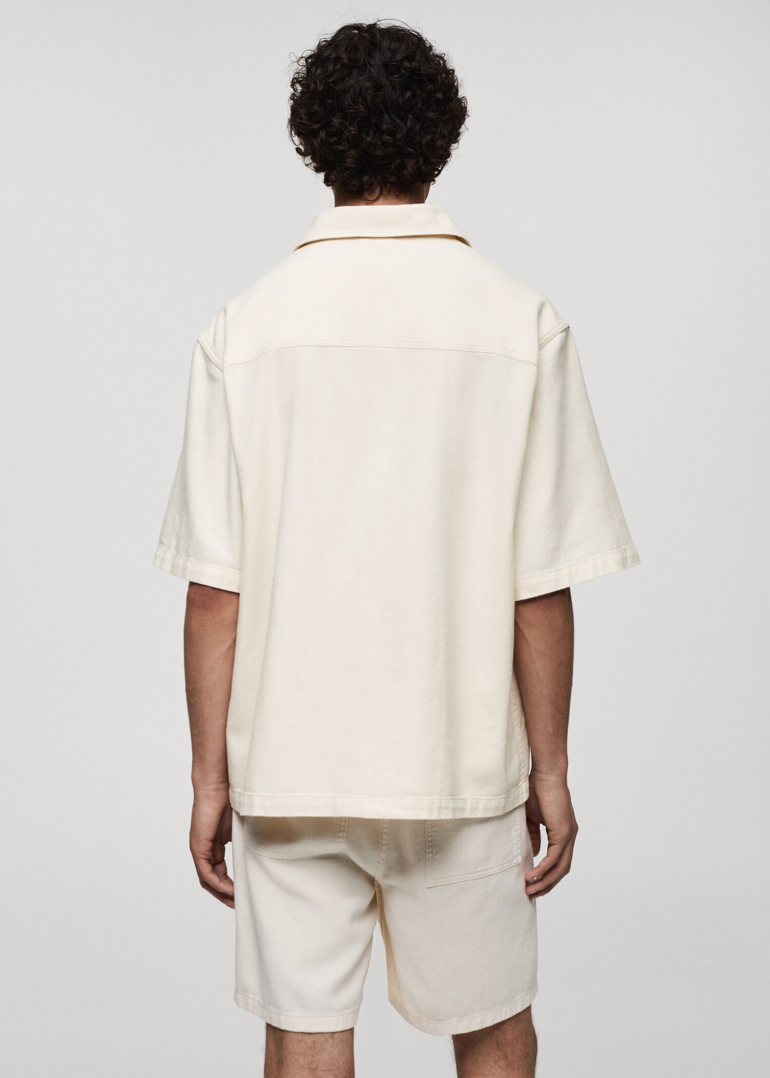 Camisa polera relaxed fit - Reverso del artículo