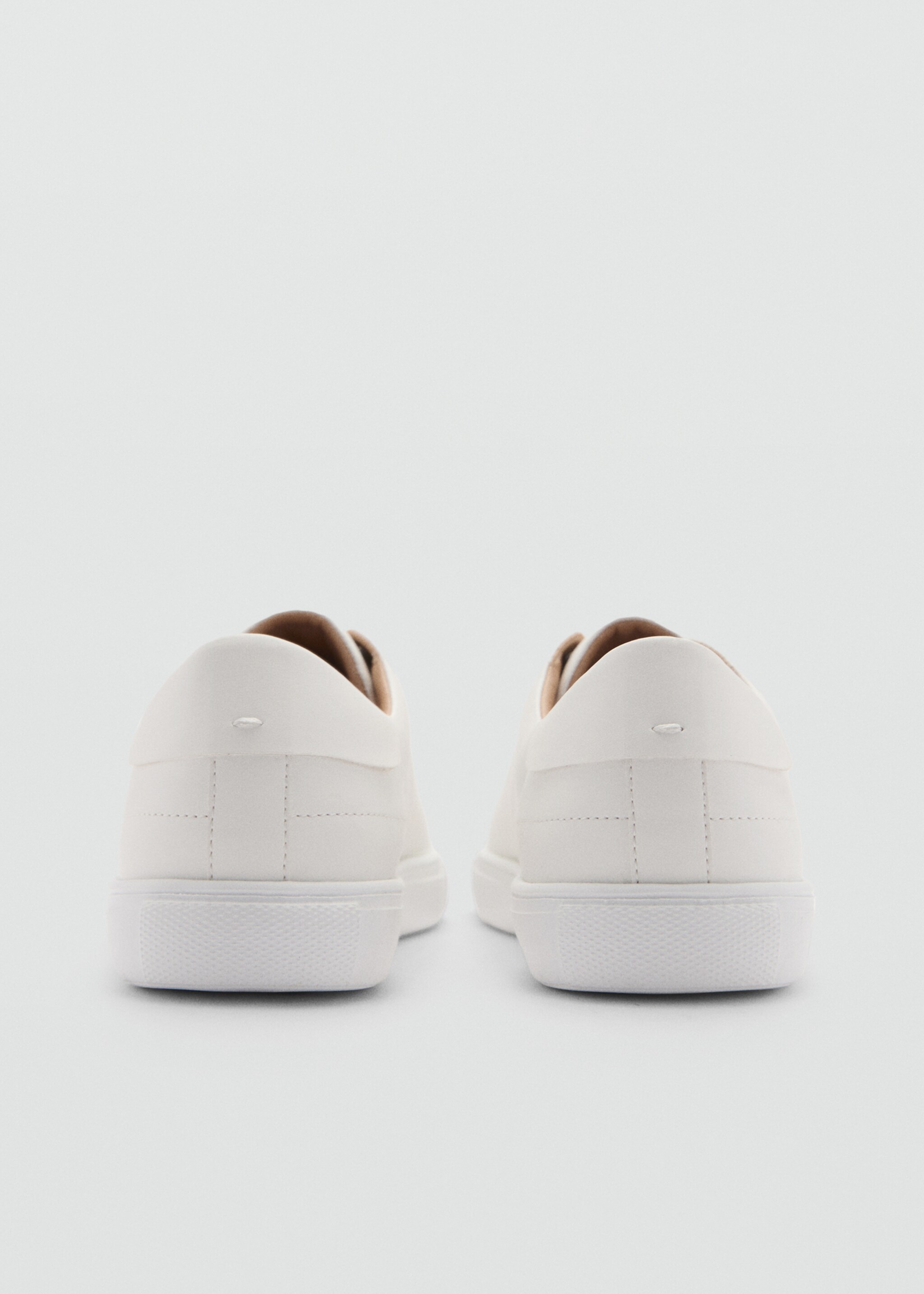Geschnürte Sneakers mit Einsätzen - Detail des Artikels 1