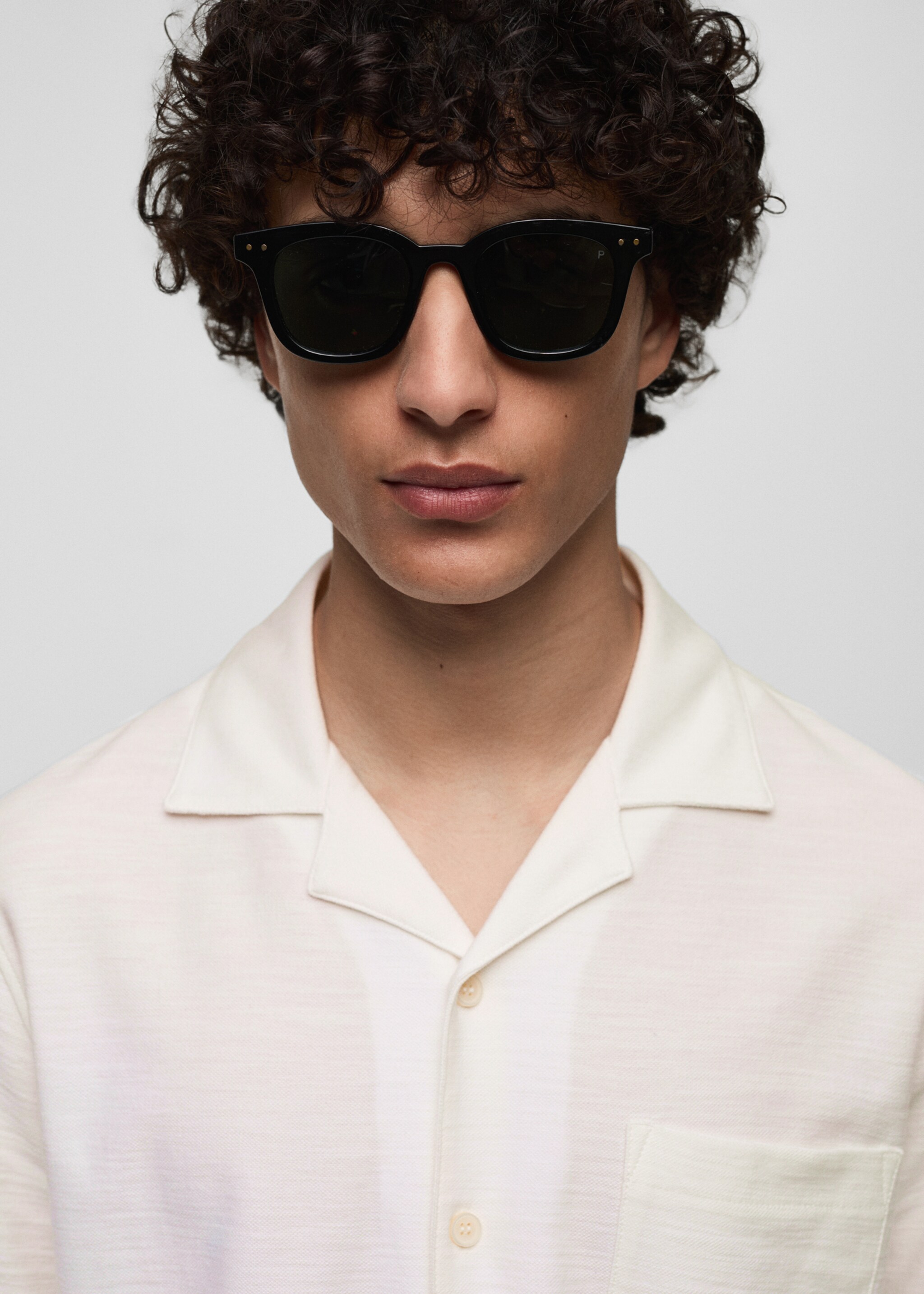 Chest-pocket cotton shirt - Details of the article 1