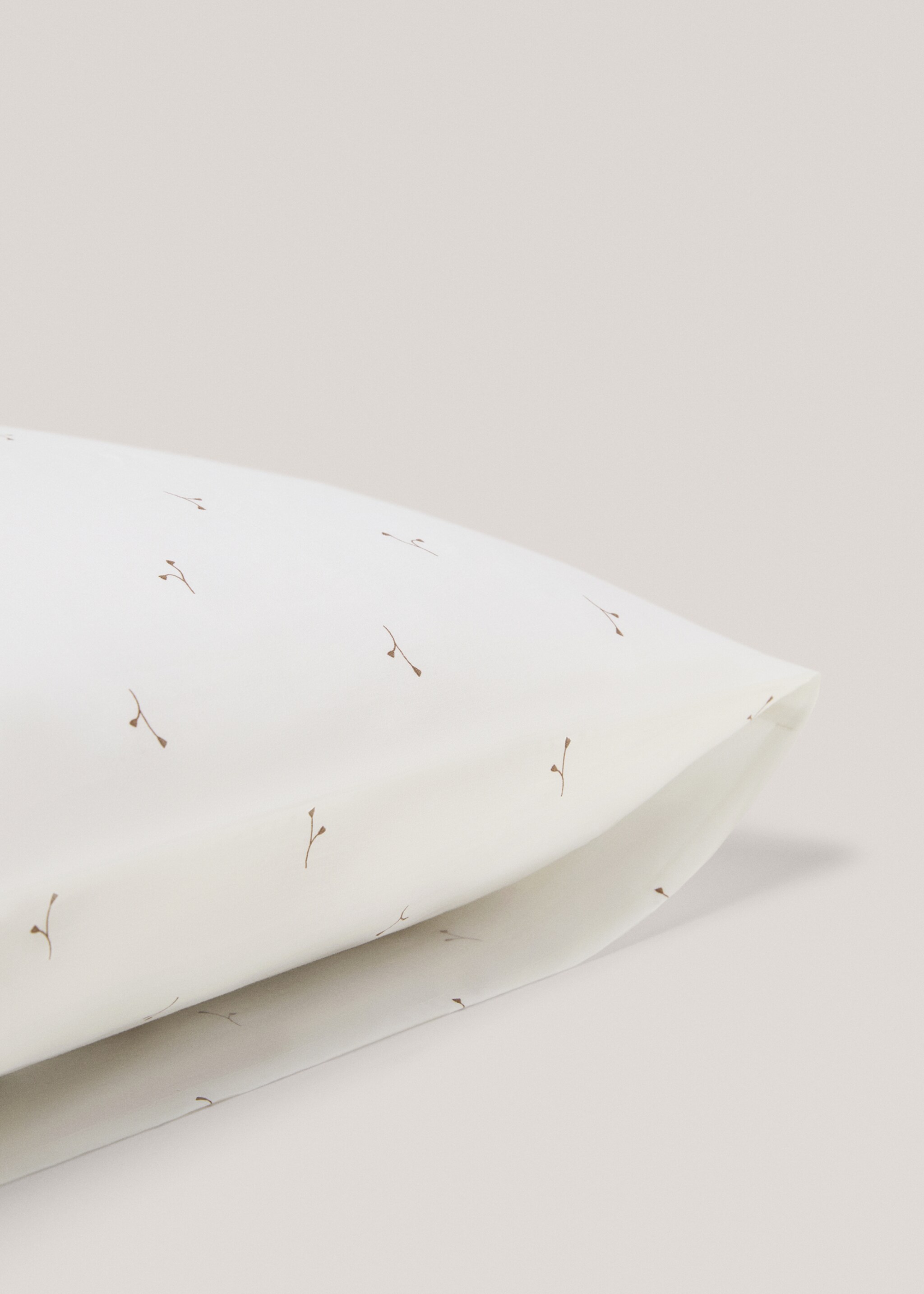 Taie d’oreiller coton fleurs 60x60 cm - Détail de l'article 2, Marron moyen. Ref: 77080613-00.