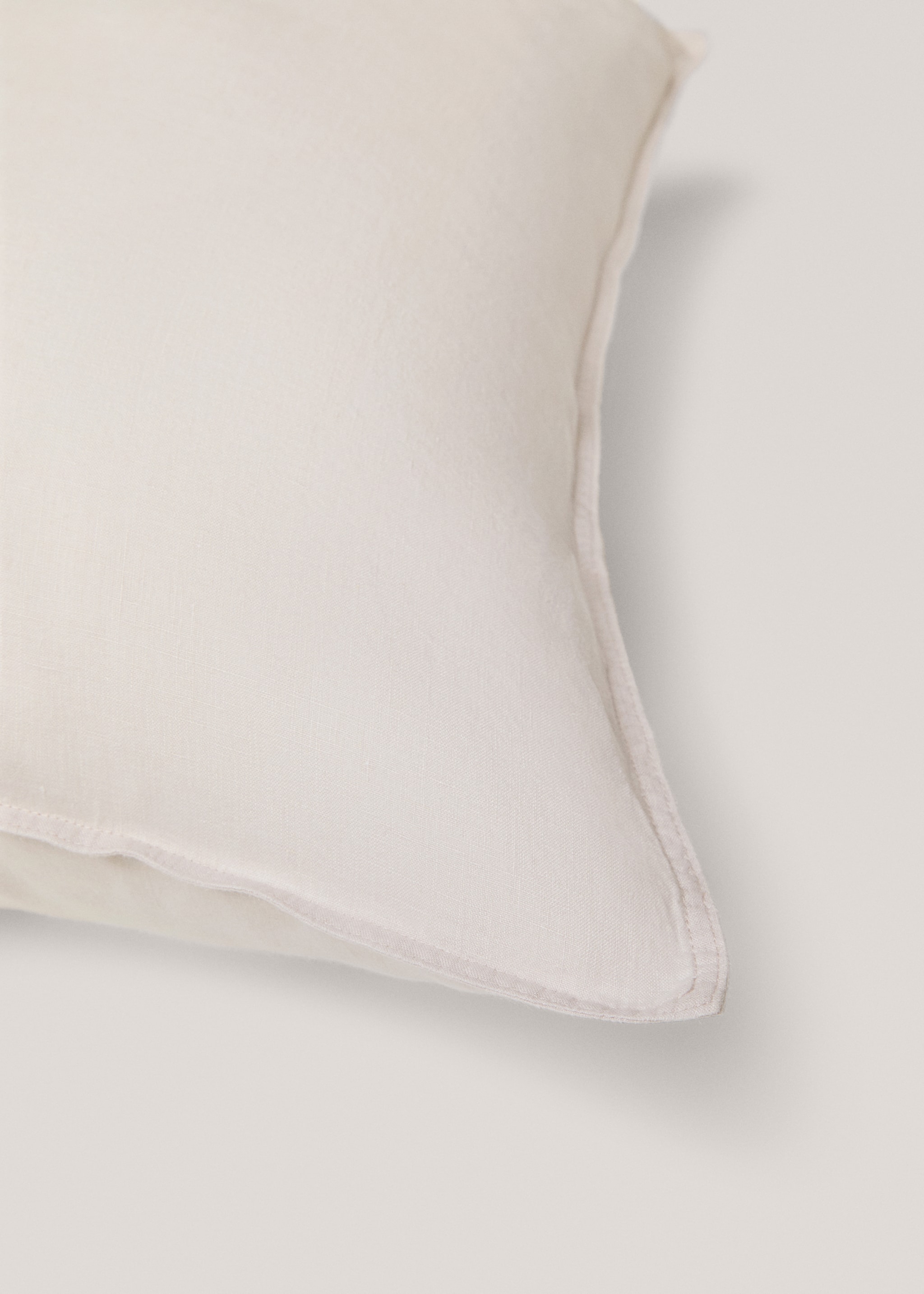 100% linen cushion cover 70x90cm - Details of the article 4, Light Heather Grey. Ref: 77081013-00.