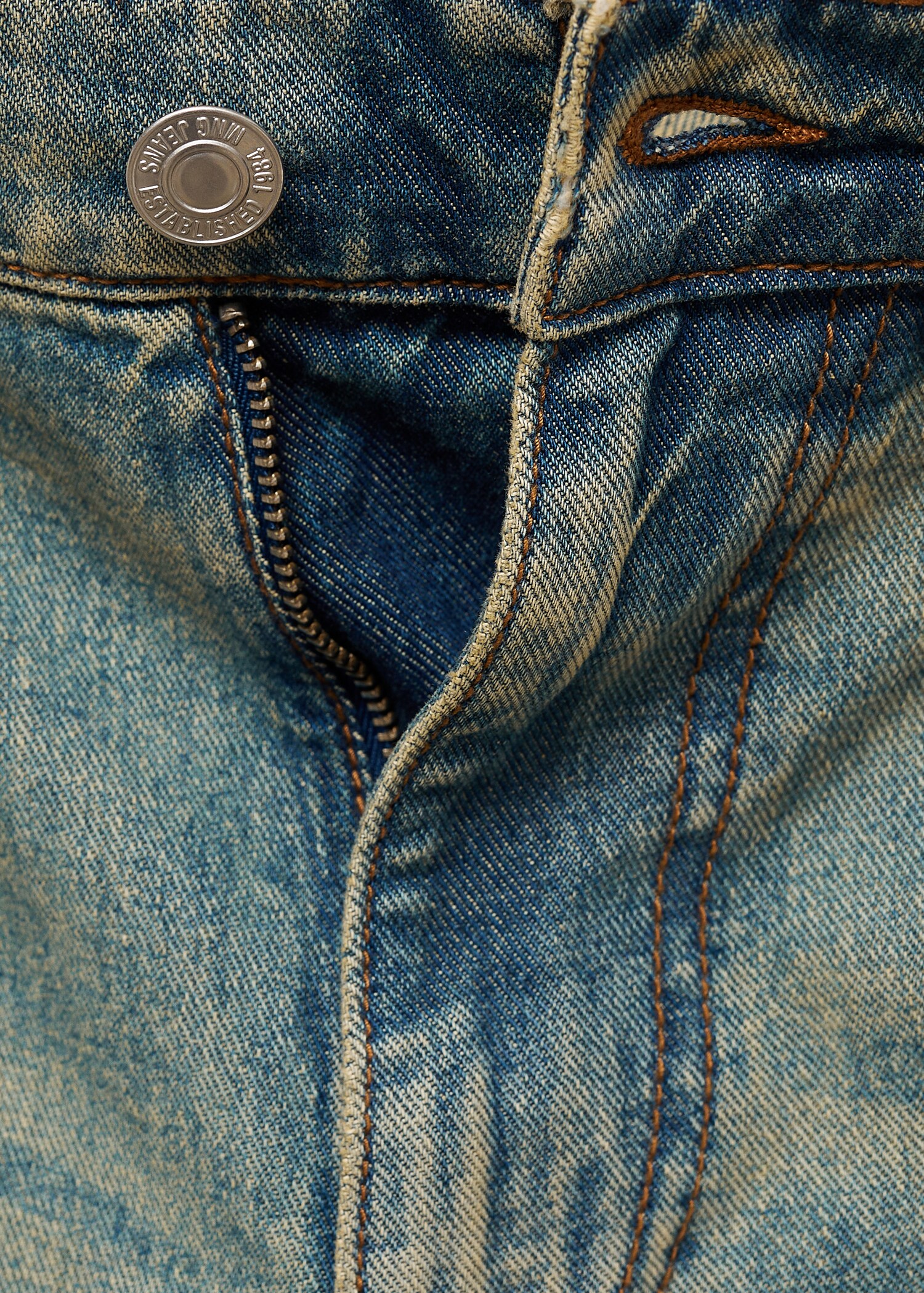 Wideleg pleated jeans with low waist - Details of the article 8