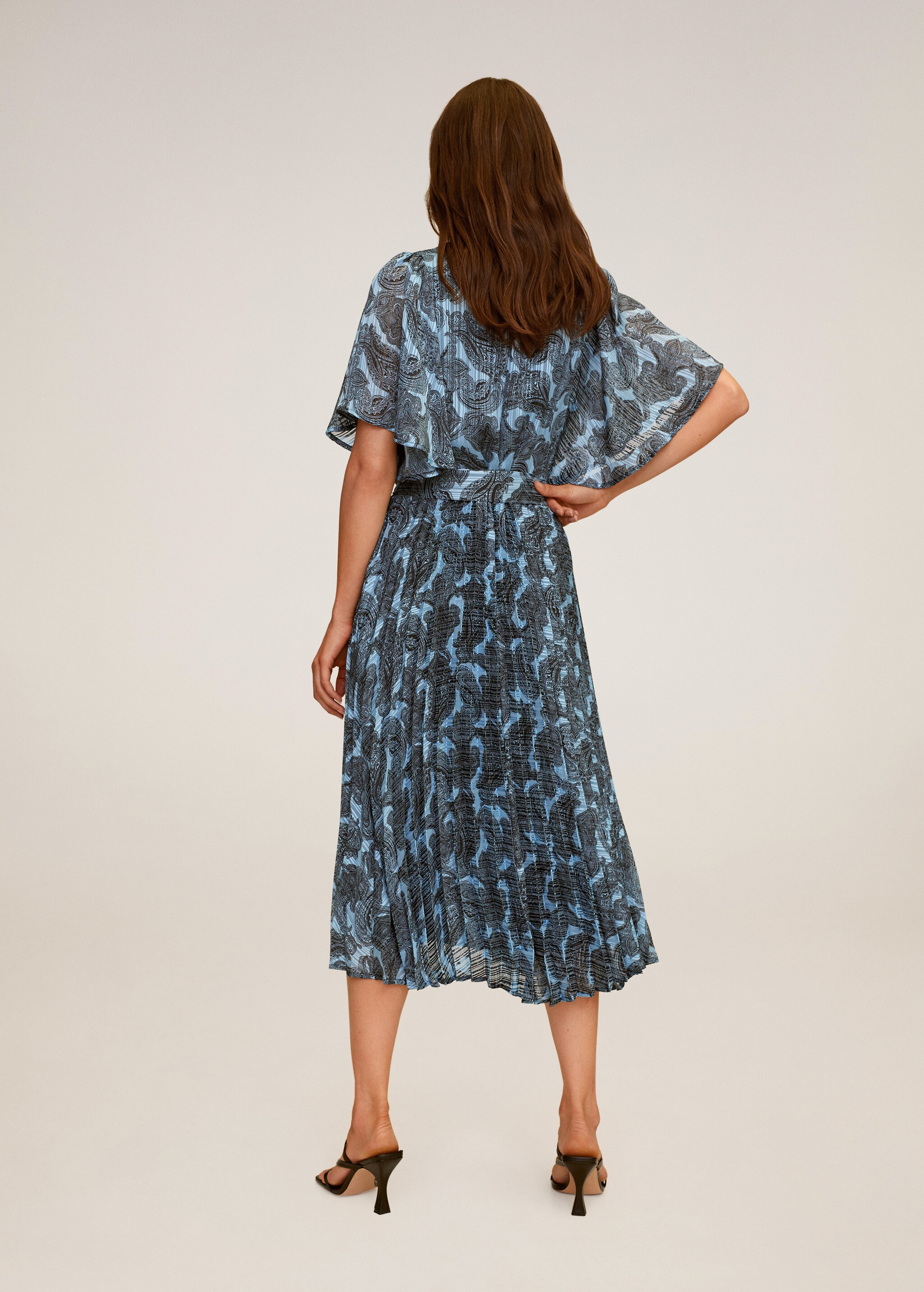 Pleated skirt dress - Reverse of the article
