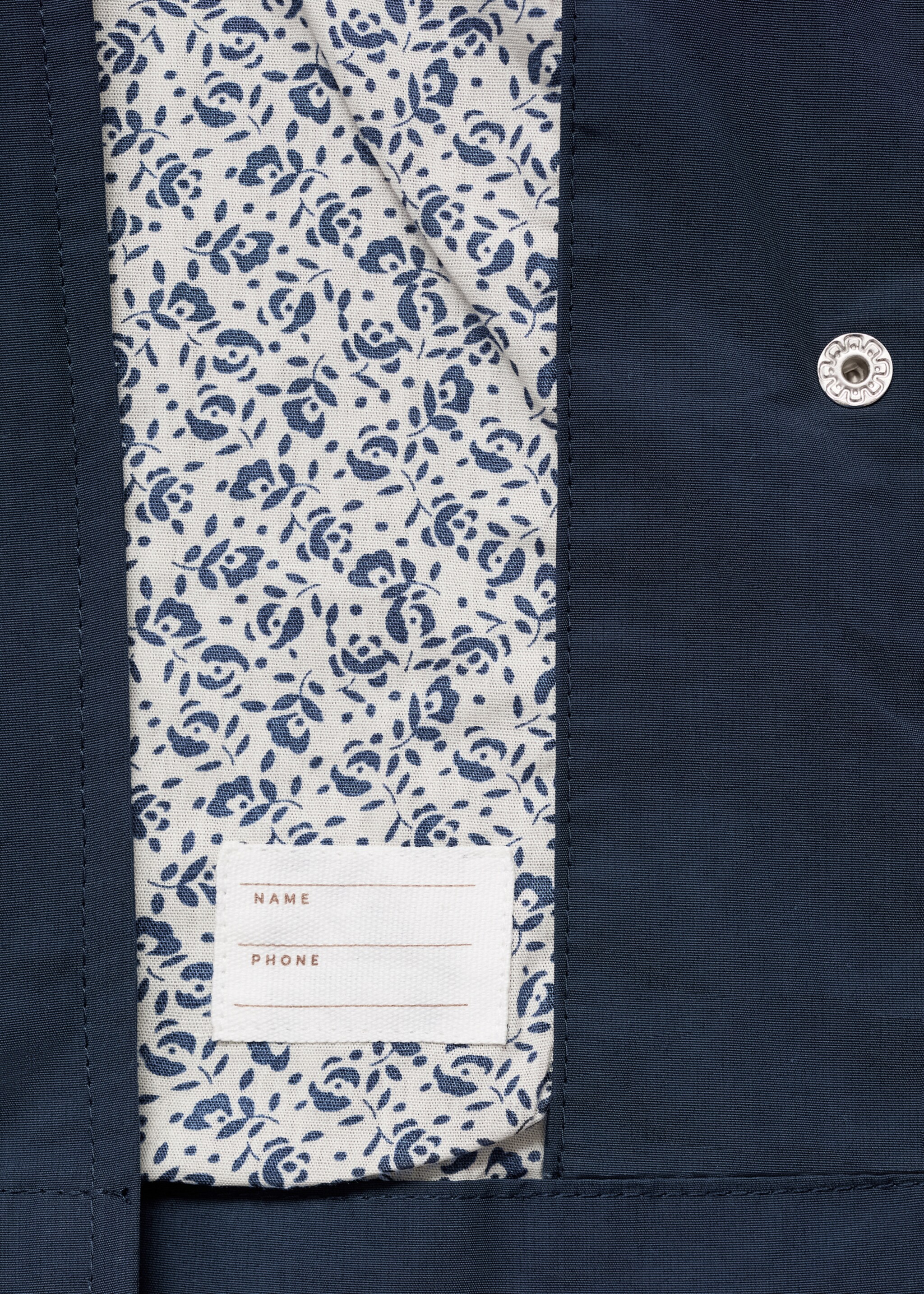 Wasserabweisende Kapuzenjacke - Detail des Artikels 0, Dunkles Marineblau. Ref: 77082540-00.