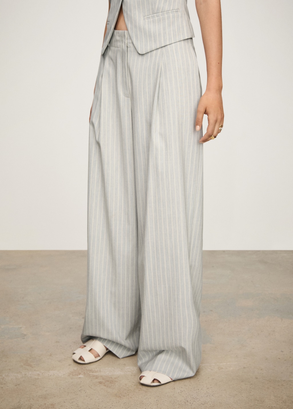 パンツ widestraight stripe slacks Wide leg striped pants - Women | MANGO OUTLET USA