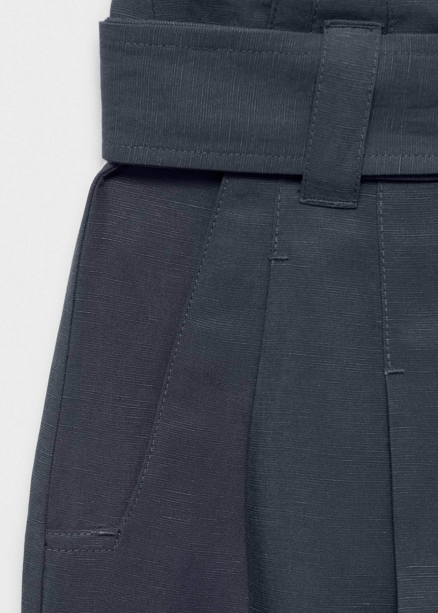 Lyocell trousers with belt - Details of the article 8