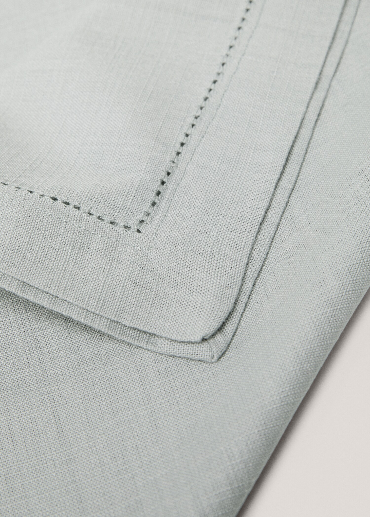 Hemstitch embroidered table runner - Details of the article 2