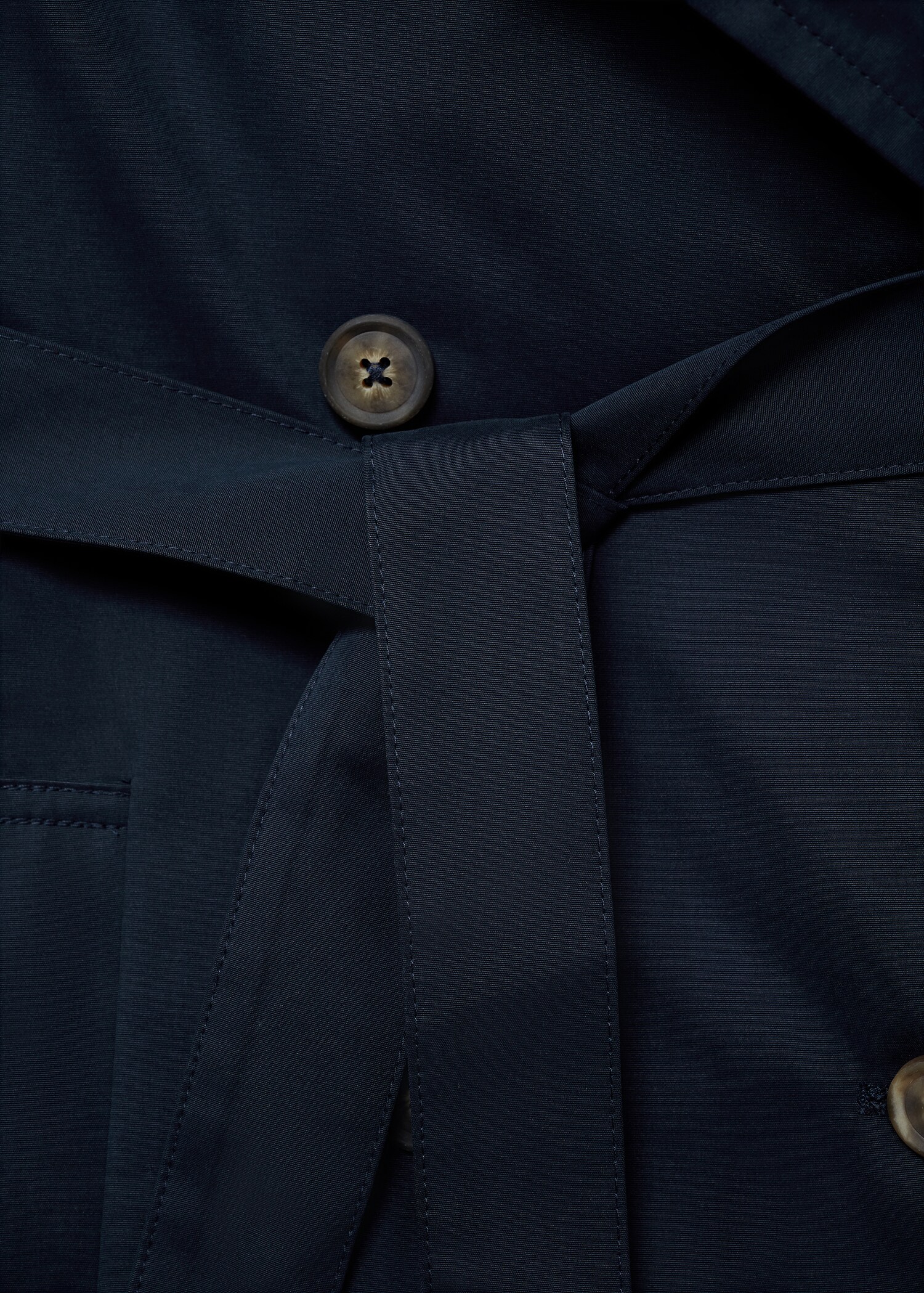 Classic trench coat with belt - Details of the article 0