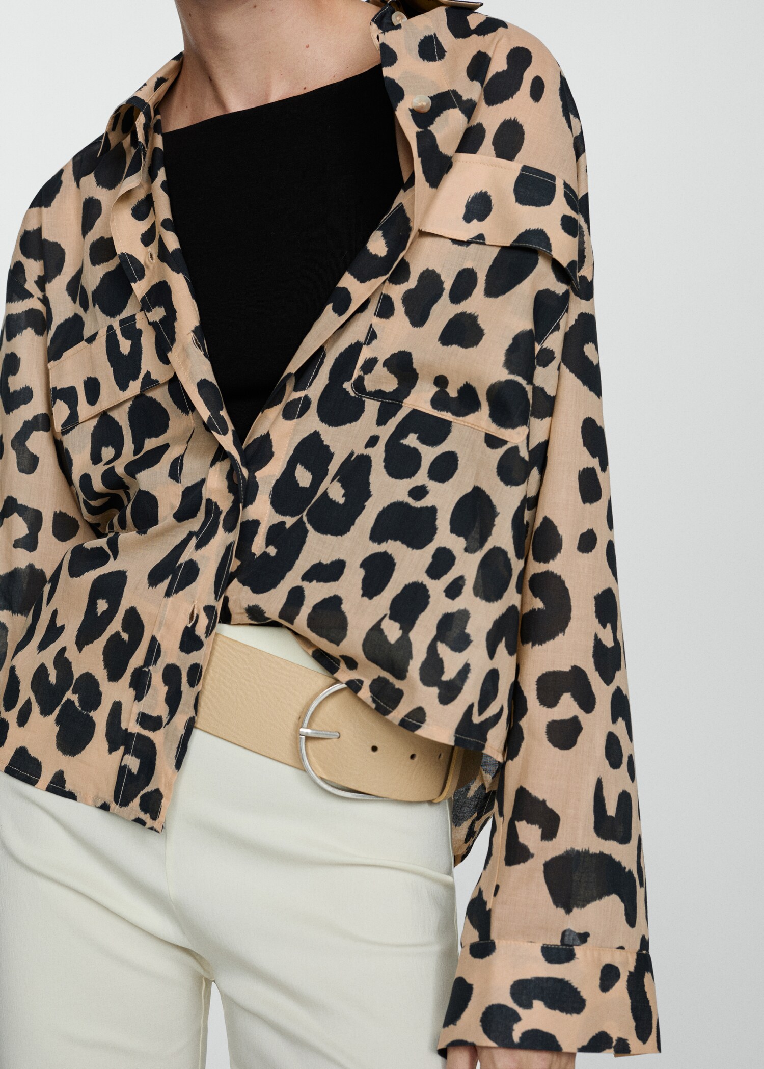 Camisa com estampado animal - Plano médio