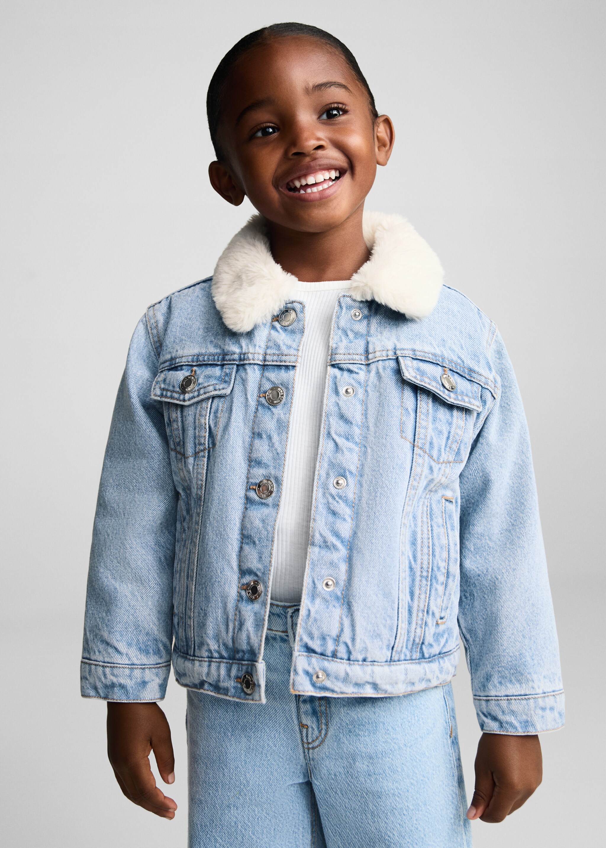 Fur-effect inner jacket - Medium plane, Light Blue. Ref: 77083664-00.