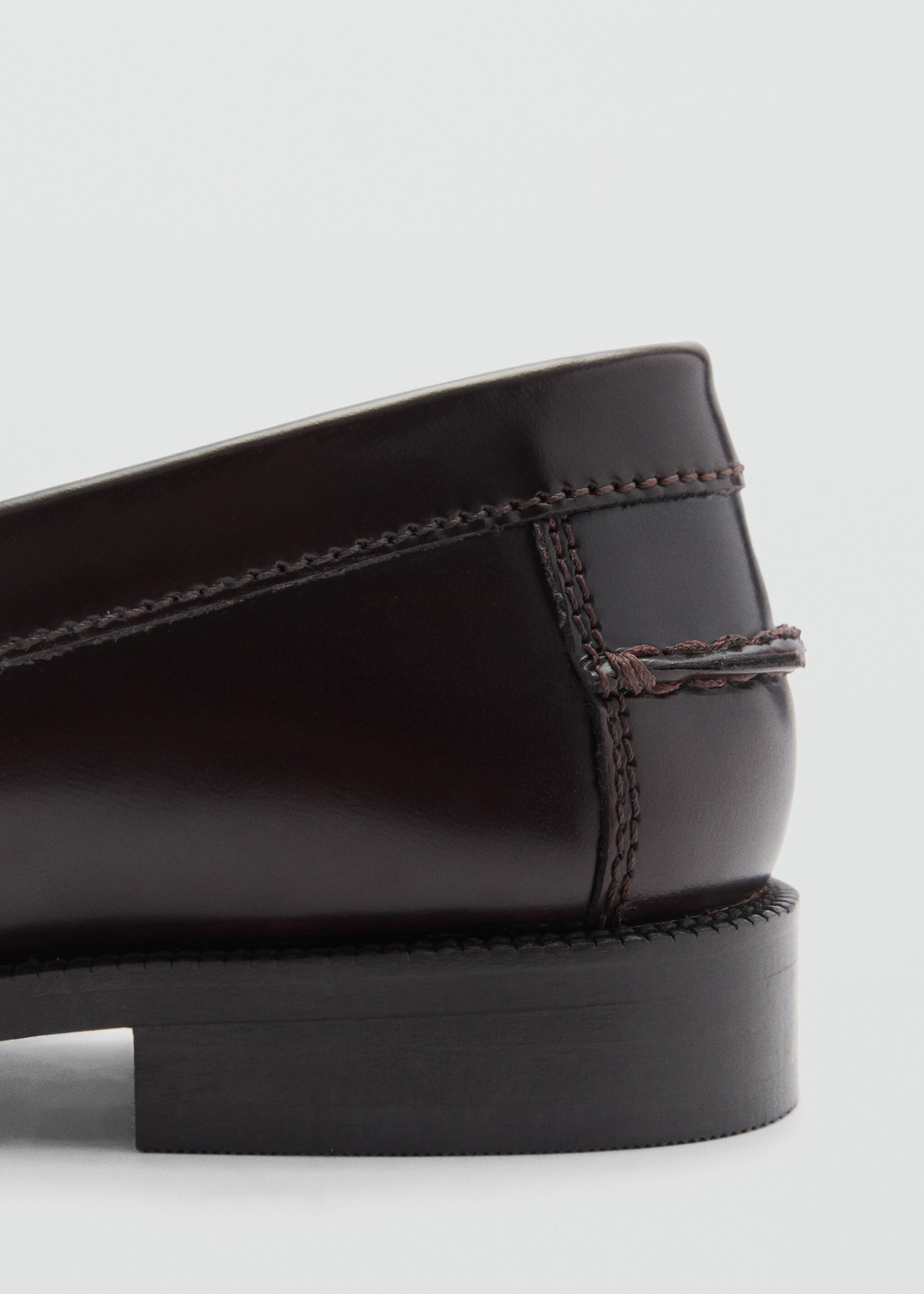 Mocassins pele - Pormenor do artigo 2, Bordeaux. Ref: 77083672-00.