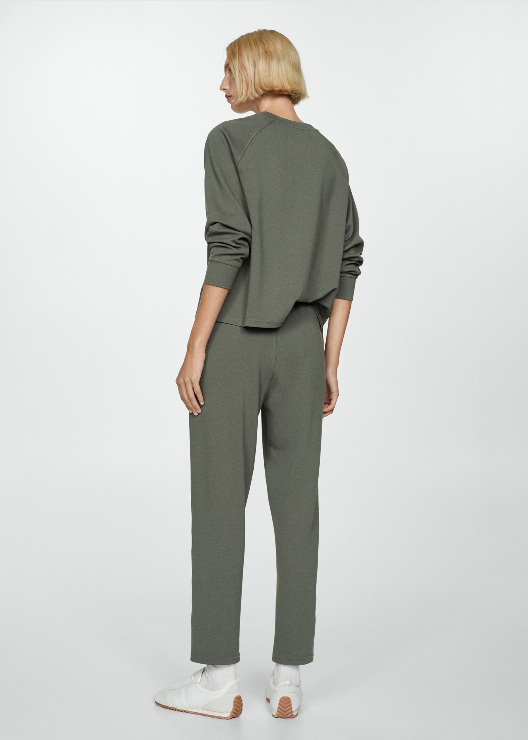 Pantalón jogger costuras - Reverso del artículo, Khaki. Ref: 77084014-00.