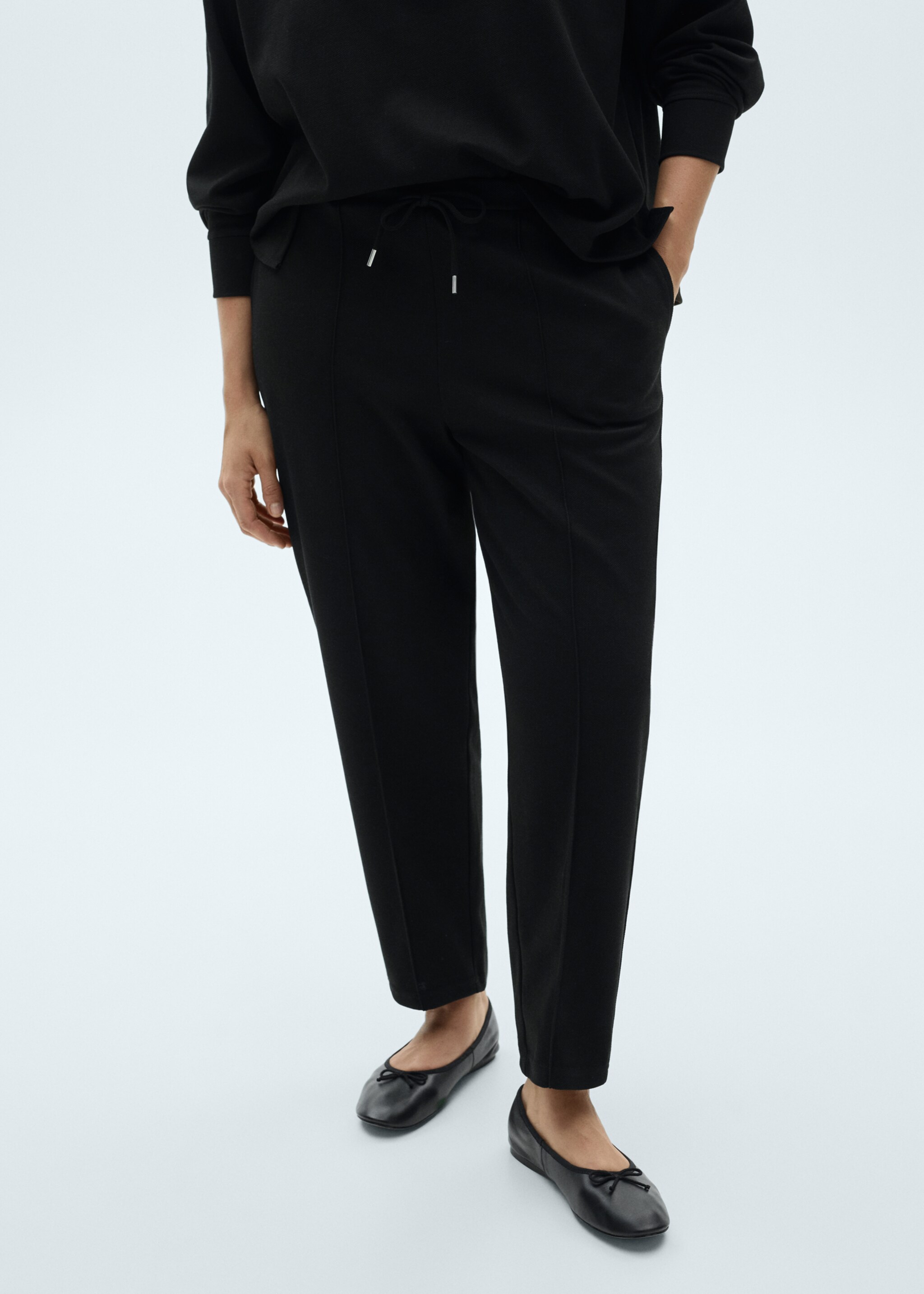 Pantalón jogger costuras - Detalle del artículo 5, Negro. Ref: 77084014-00.