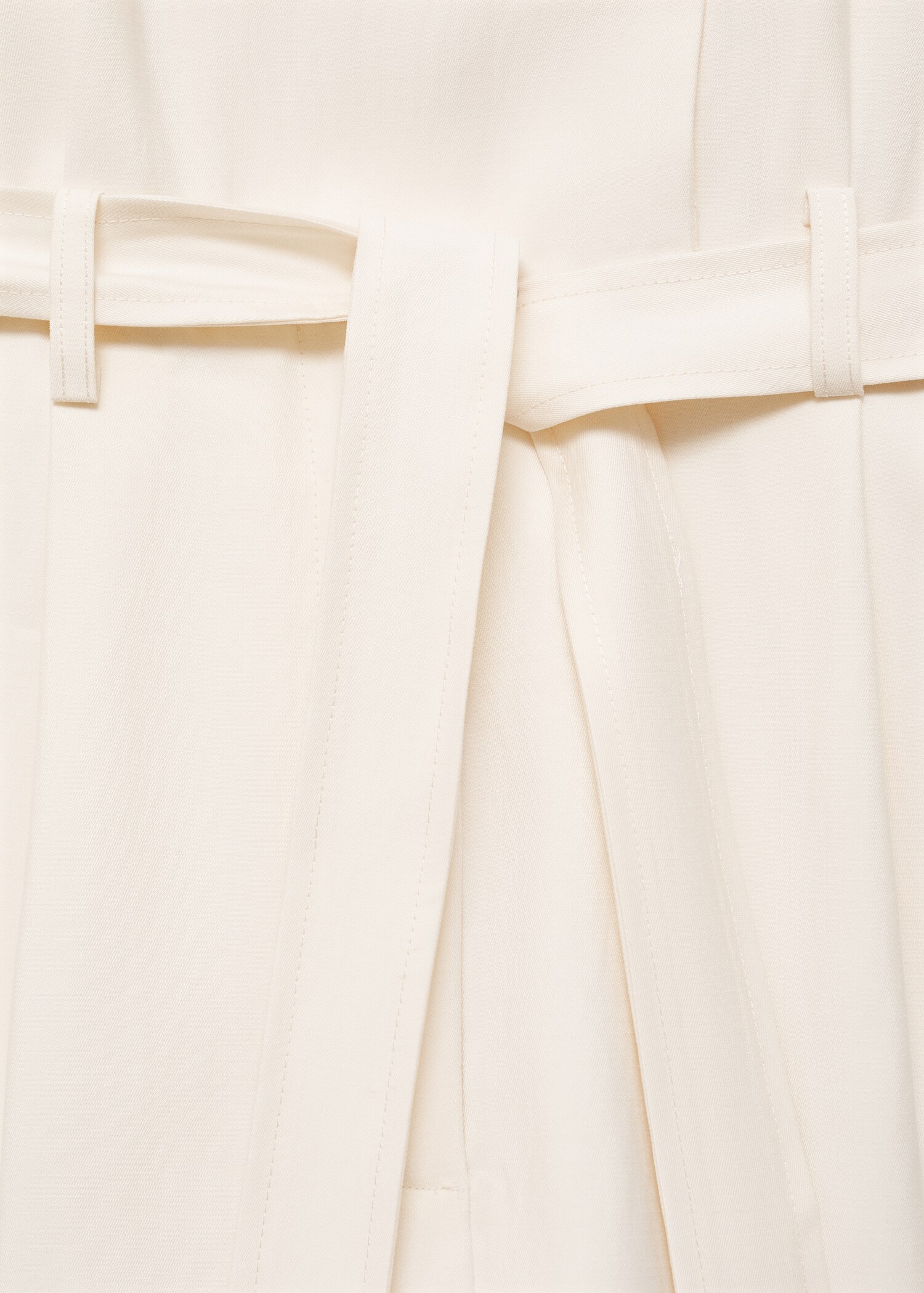 Short jumpsuit with tortoiseshell buttons - Details of the article 0