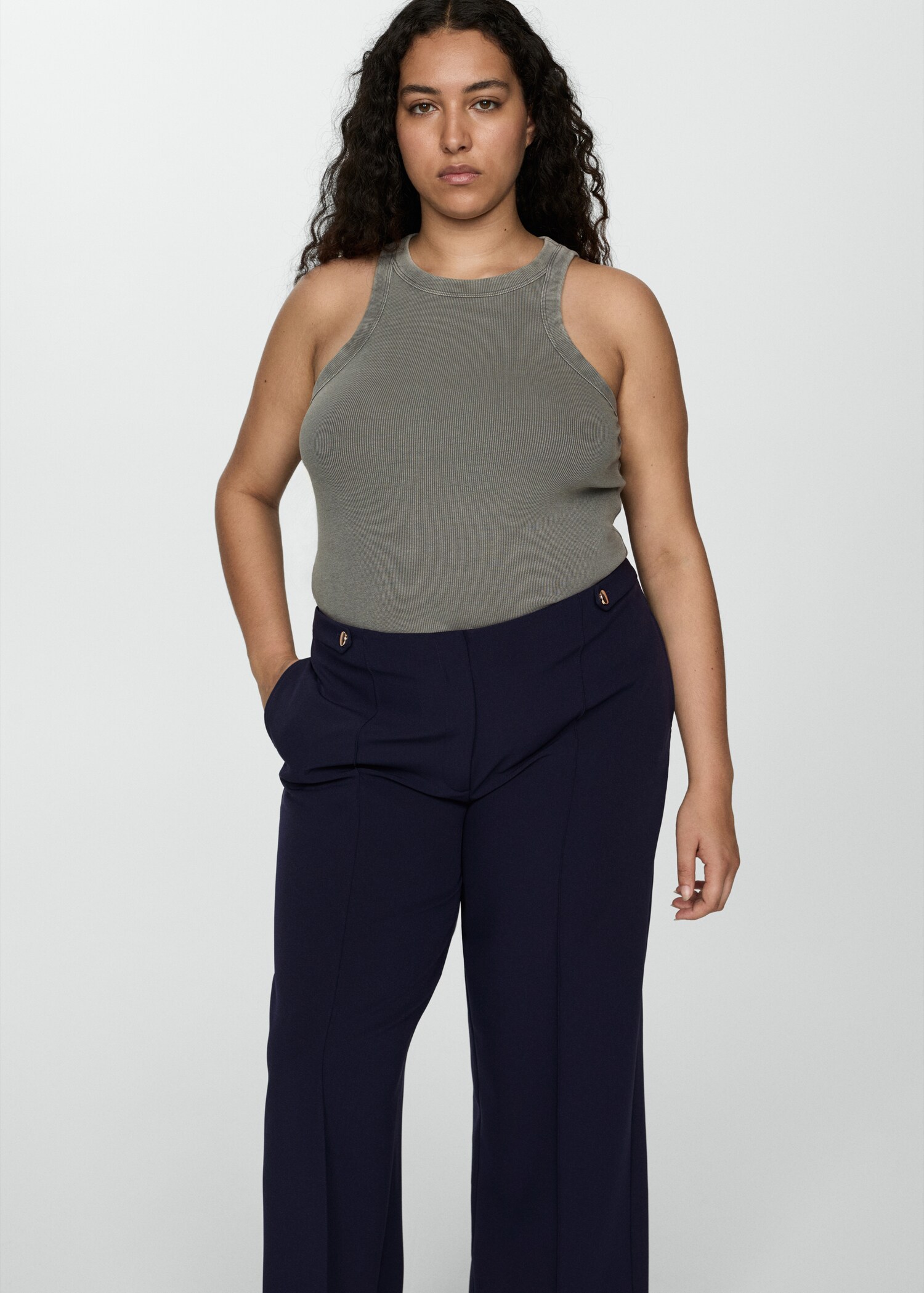 Buttons straight-fit trousers - Details of the article 5