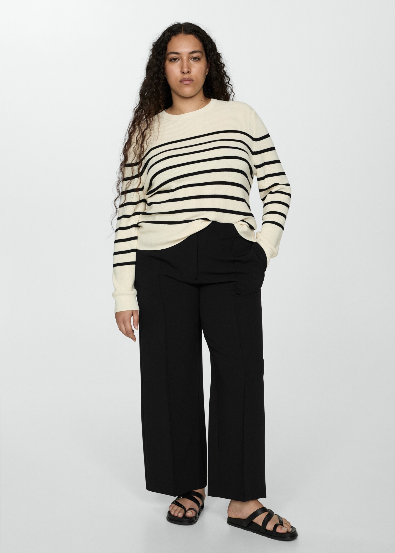 Buttons straight-fit trousers - Details of the article 3
