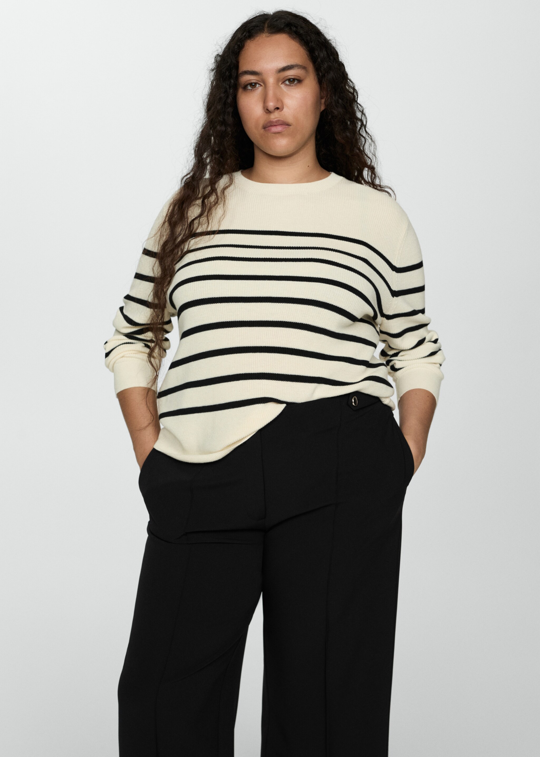 Buttons straight-fit trousers - Details of the article 5