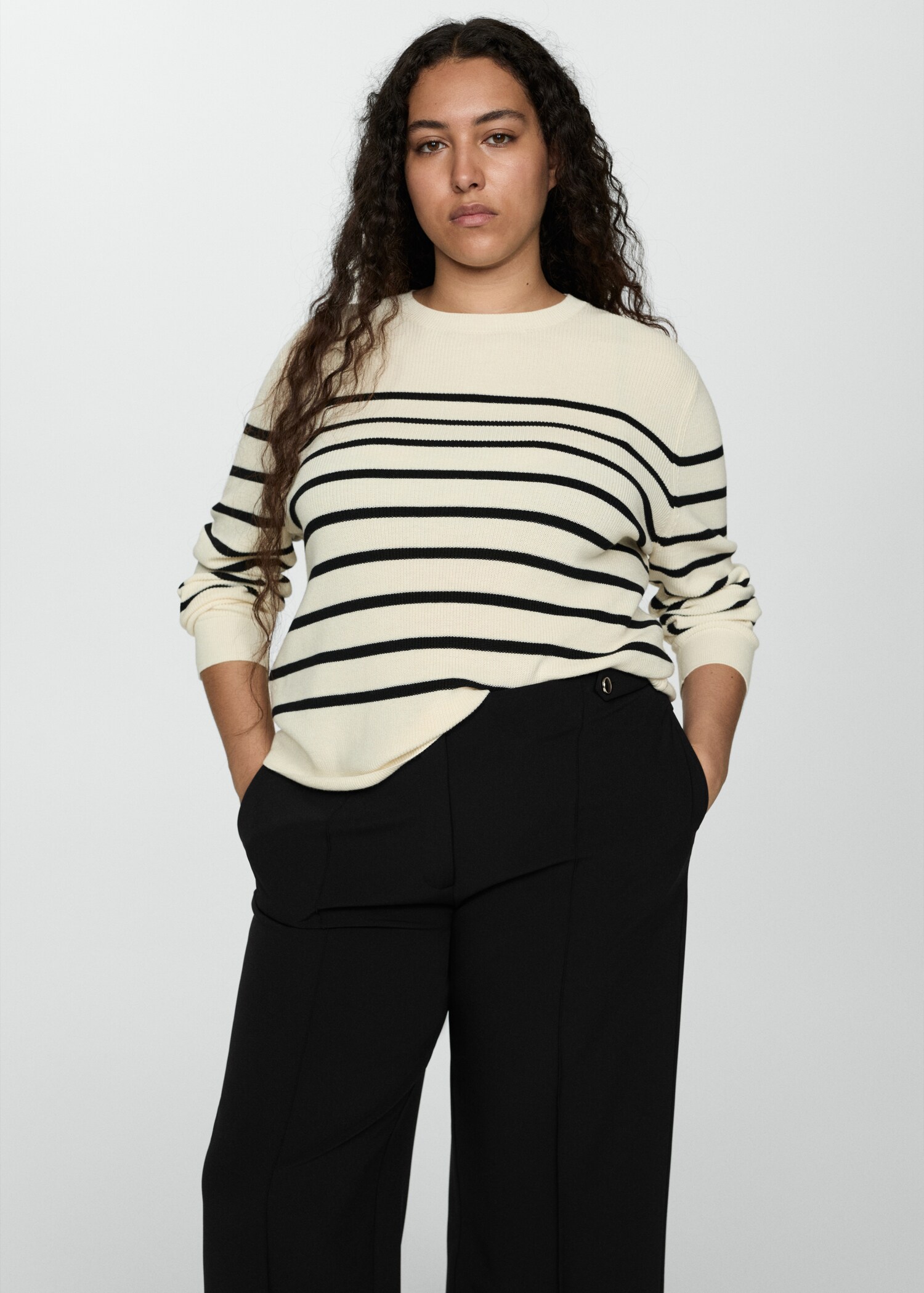 Buttons straight-fit trousers - Details of the article 5