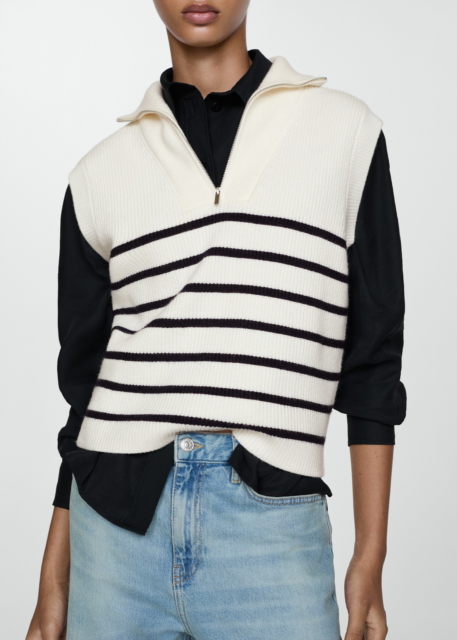 Knitted gilet with zip - Medium plane