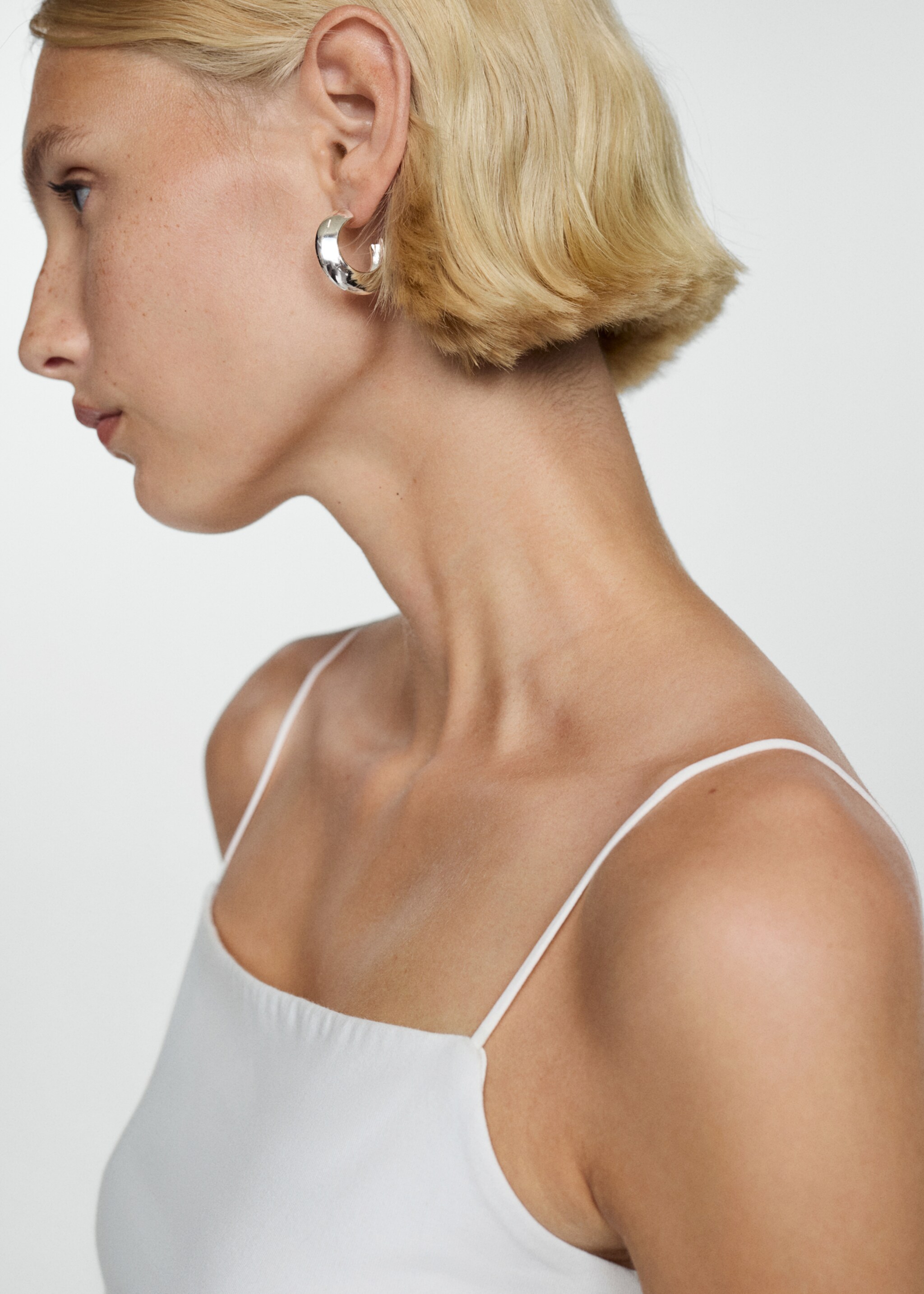 Strapless straight-neck top - Details of the article 1, White. Ref: 77084037-00.