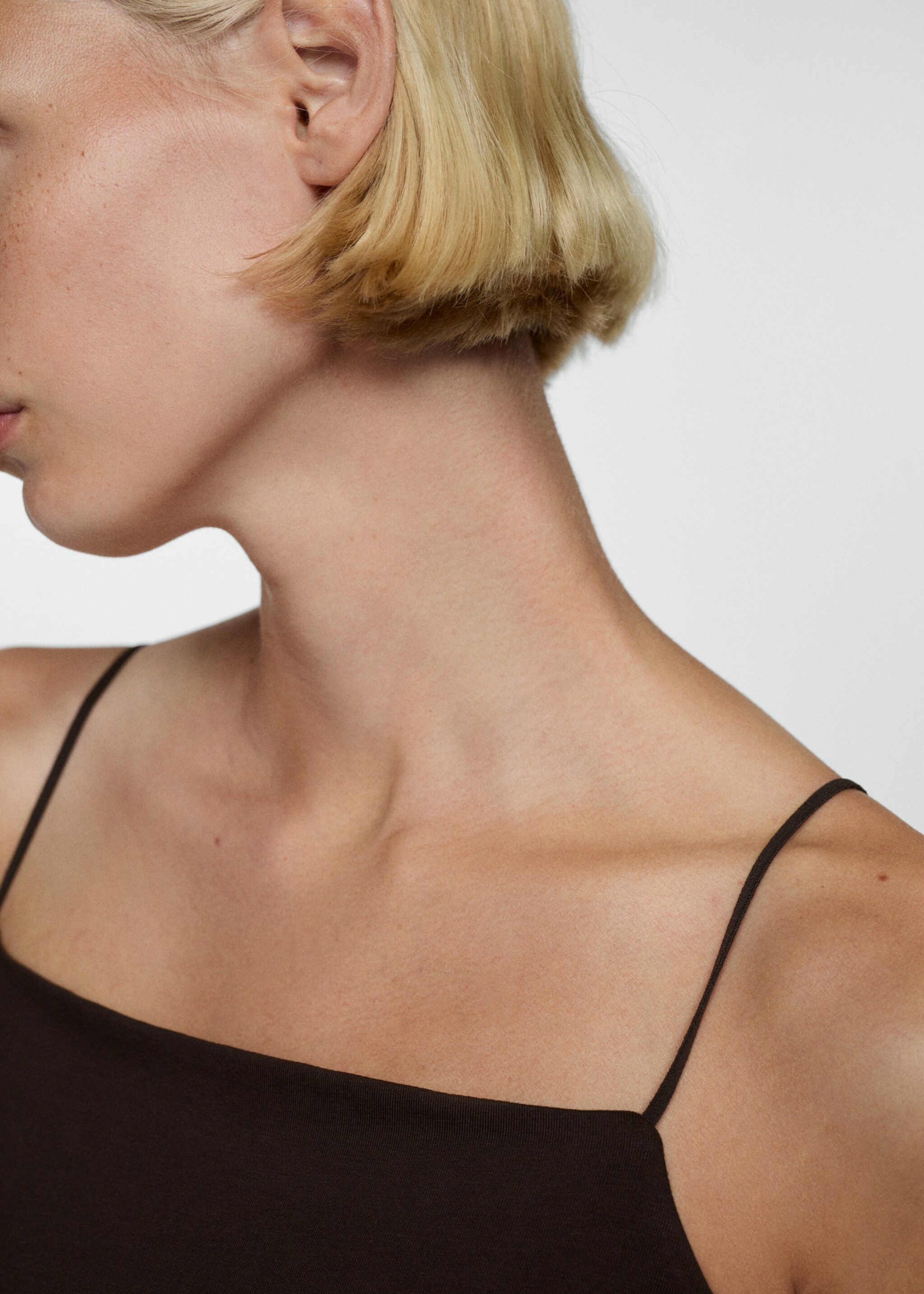 Strapless straight-neck top - Details of the article 6, Brown. Ref: 77084037-00.