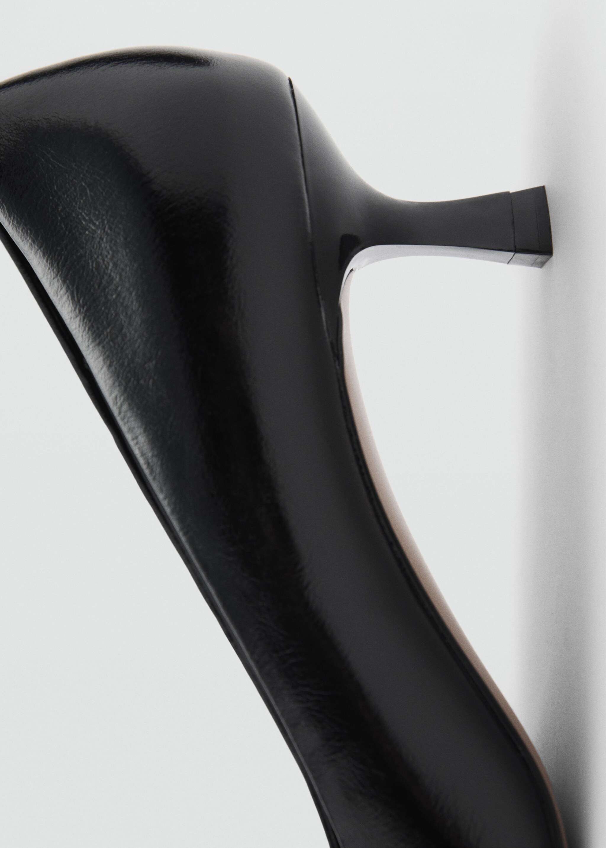Kitten heel shoes - Details of the article 1, Black. Ref: 77084046-00.